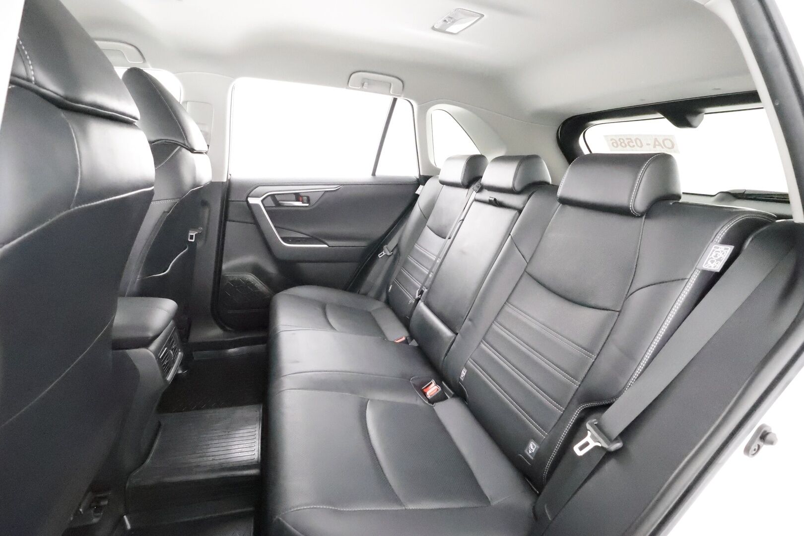 TOYOTA RAV4 2020 2.5 Hybrid AWD-i Premium * Koukku / ACC / LED / 360° / Ilmastoitu Muistipenkki / Kaistavahti / Keyless * - Kahdet renkaat aluvanteilla / Hyvin huollettu! - HULLUT AVAJAISHULINAT KORKOTARJOUS 3,29 %