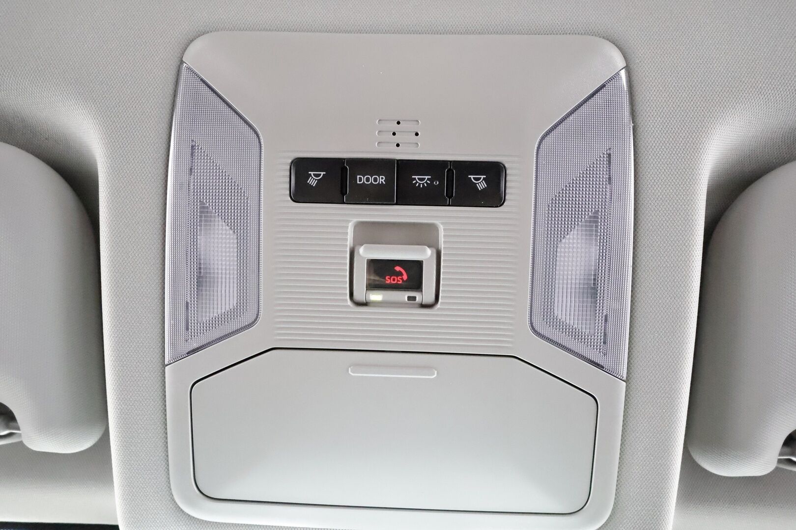 TOYOTA RAV4 2020 2.5 Hybrid AWD-i Premium * Koukku / ACC / LED / 360° / Ilmastoitu Muistipenkki / Kaistavahti / Keyless * - Kahdet renkaat aluvanteilla / Hyvin huollettu! - HULLUT AVAJAISHULINAT KORKOTARJOUS 3,29 %