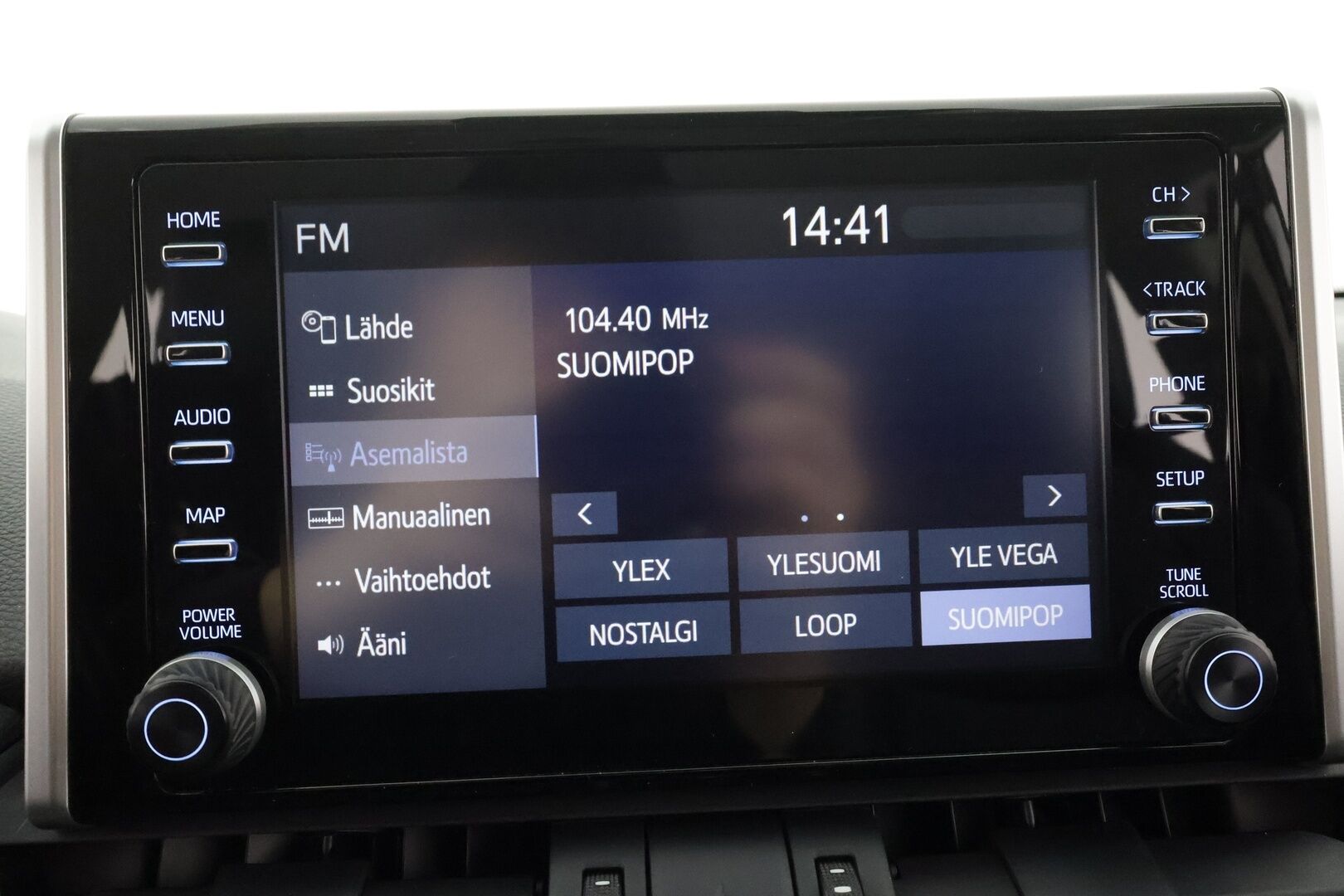 TOYOTA RAV4 2020 2.5 Hybrid AWD-i Premium * Koukku / ACC / LED / 360° / Ilmastoitu Muistipenkki / Kaistavahti / Keyless * - Kahdet renkaat aluvanteilla / Hyvin huollettu! - HULLUT AVAJAISHULINAT KORKOTARJOUS 3,29 %