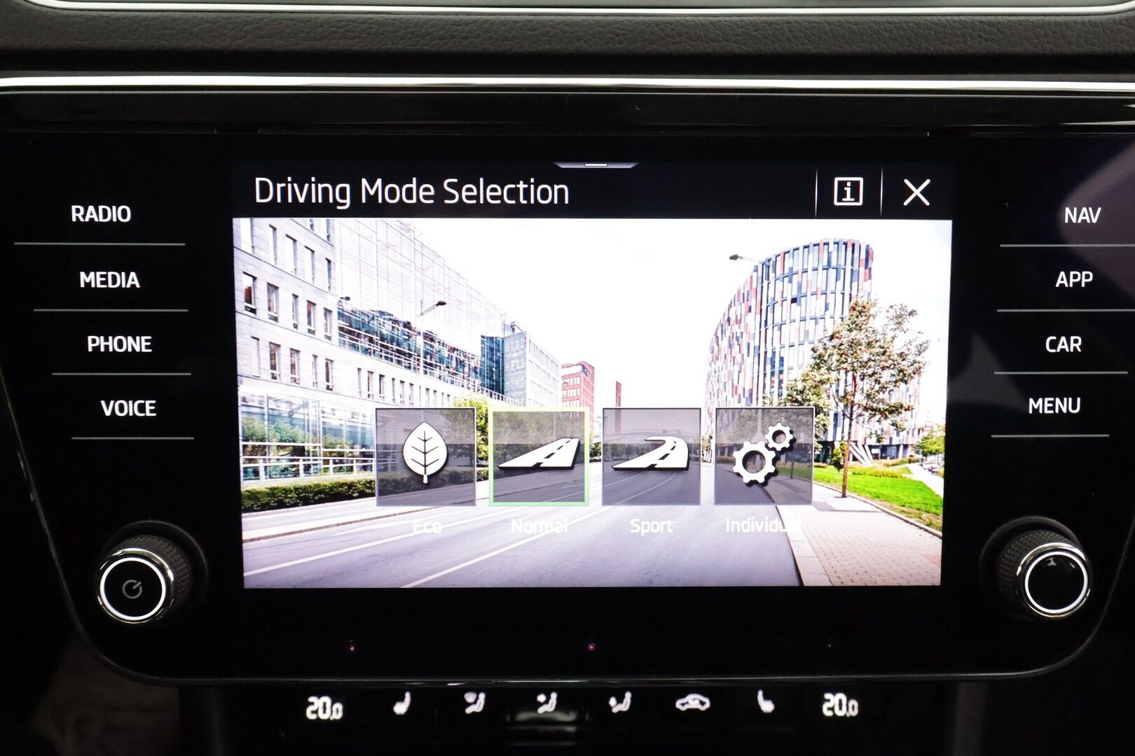 SKODA SUPERB 2021 Combi 1,5 TSI ACT Style * Webasto / Koukku / ACC / Matrix-LED / Canton / Muistipenkki / Kaistavahti / Keyless * - Kahdet renkaat aluvanteilla / Hyvin huollettu - HULLUT AVAJAISHULINAT KORKOTARJOUS 3,29 %