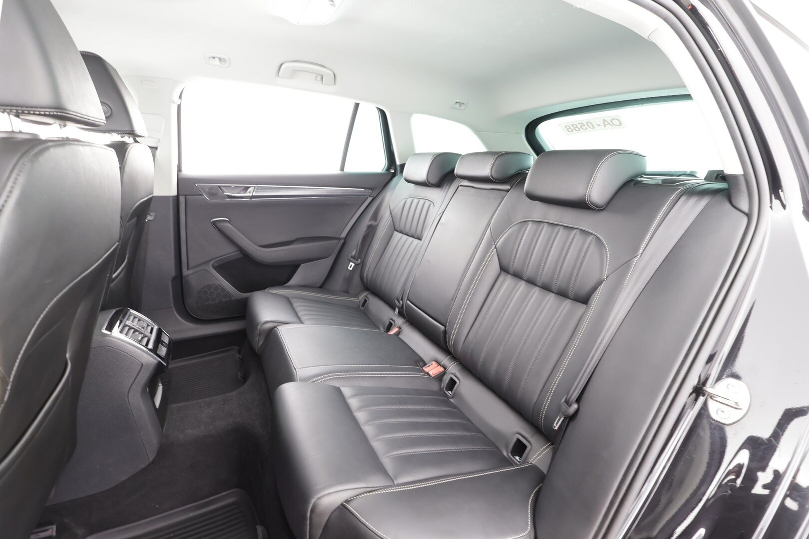 SKODA SUPERB 2021 Combi 1,5 TSI ACT Style * Webasto / Koukku / ACC / Matrix-LED / Canton / Muistipenkki / Kaistavahti / Keyless * - Kahdet renkaat aluvanteilla / Hyvin huollettu - HULLUT AVAJAISHULINAT KORKOTARJOUS 3,29 %