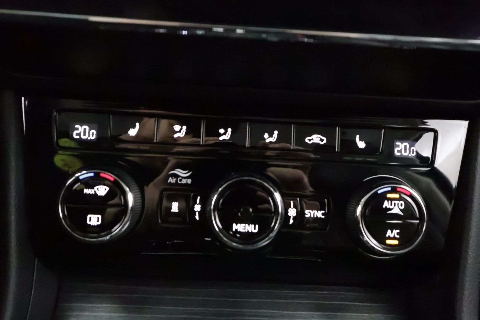 SKODA SUPERB 2021 Combi 1,5 TSI ACT Style - Webasto | Koukku | ACC | Matrix-LED | Canton | Muistipenkki | Kaistavahti | KeylessKahdet renkaat aluvanteilla | Hyvin huollettu