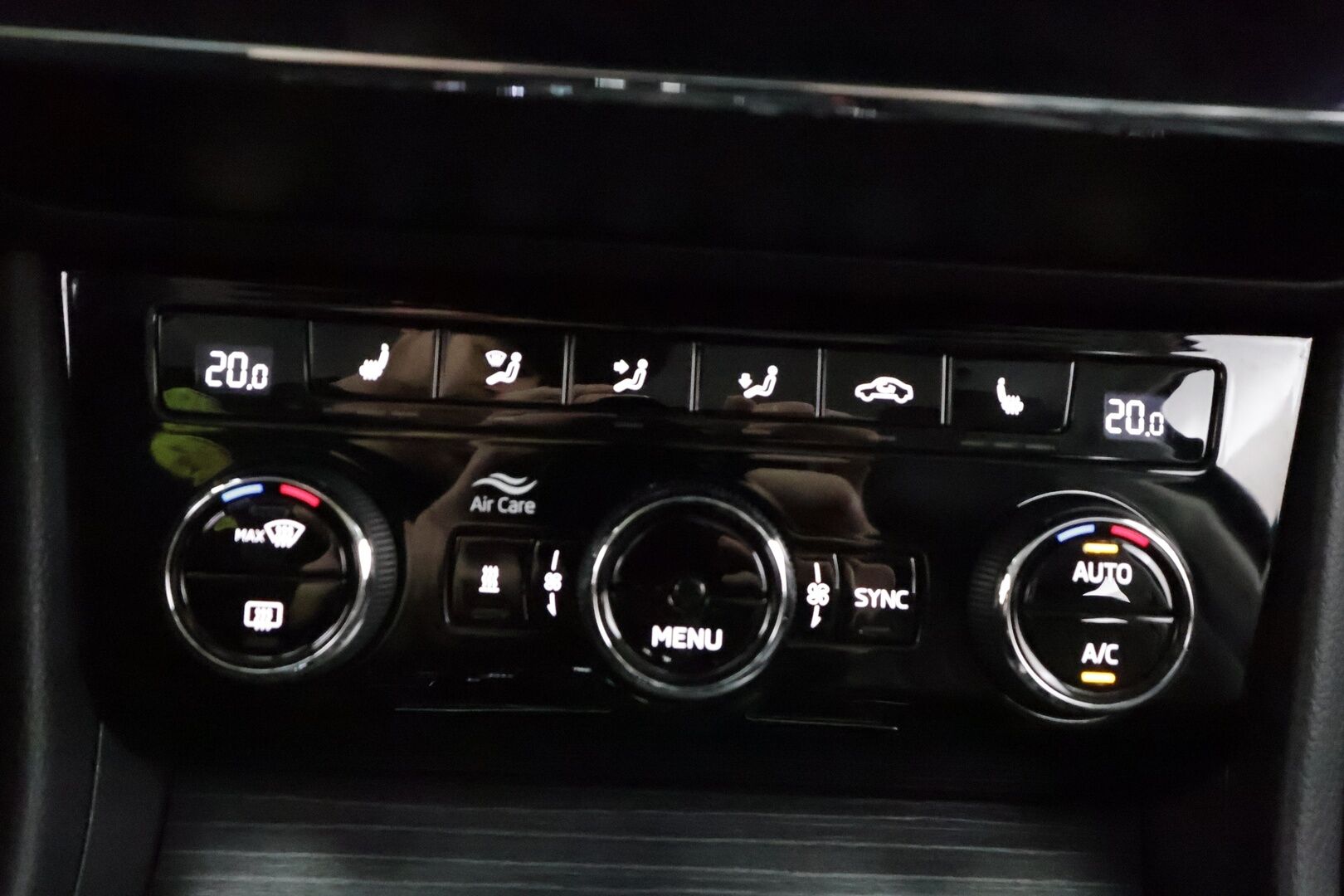 SKODA SUPERB 2021 Combi 1,5 TSI ACT Style * Webasto / Koukku / ACC / Matrix-LED / Canton / Muistipenkki / Kaistavahti / Keyless * - Kahdet renkaat aluvanteilla / Hyvin huollettu - HULLUT AVAJAISHULINAT KORKOTARJOUS 3,29 %