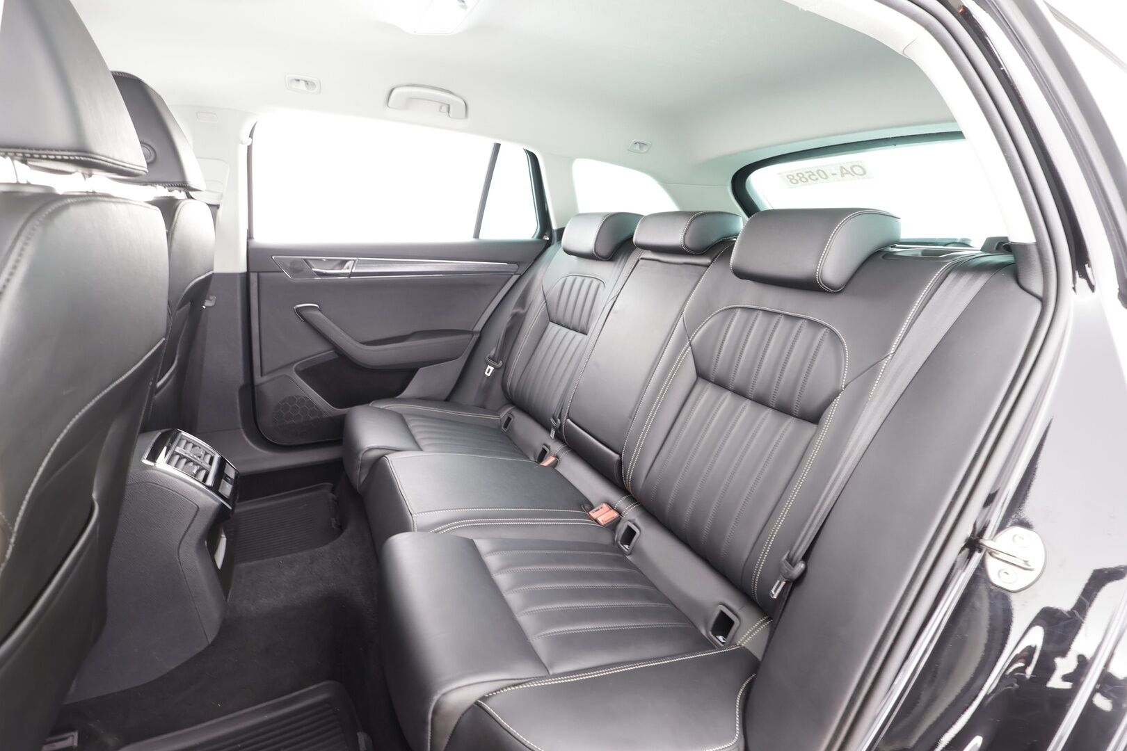 SKODA SUPERB 2021 Combi 1,5 TSI ACT Style - Webasto | Koukku | ACC | Matrix-LED | Canton | Muistipenkki | Kaistavahti | KeylessKahdet renkaat aluvanteilla | Hyvin huollettu