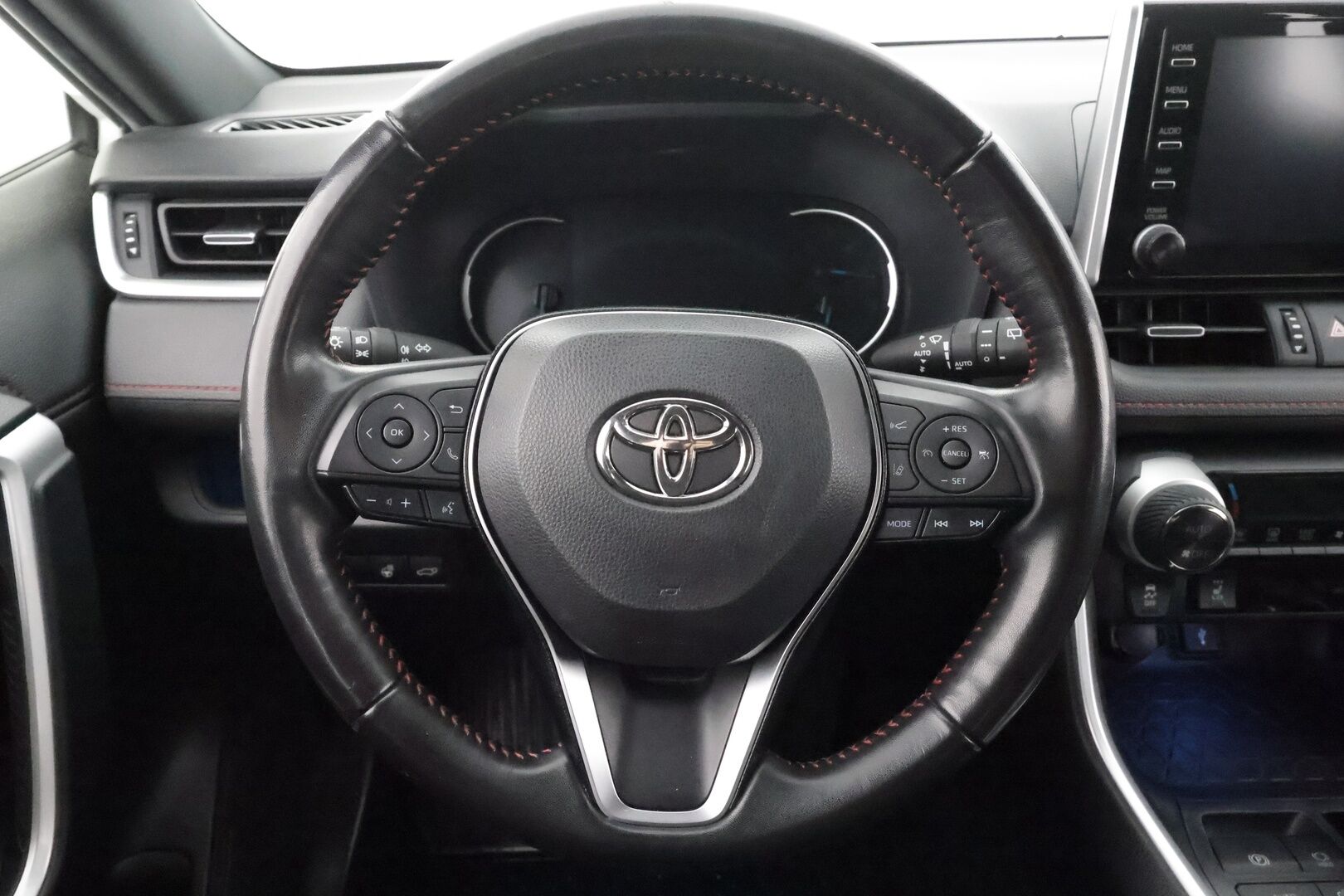 TOYOTA RAV4 PLUG-IN 2021 2.5 Hybrid AWD-i Active * ACC / LED / P.Kamera / Sähköpenkki / Kaistavahti / Keyless * - Kahdet renkaat aluvanteilla - HULLUT AVAJAISHULINAT KORKOTARJOUS 3,29 %