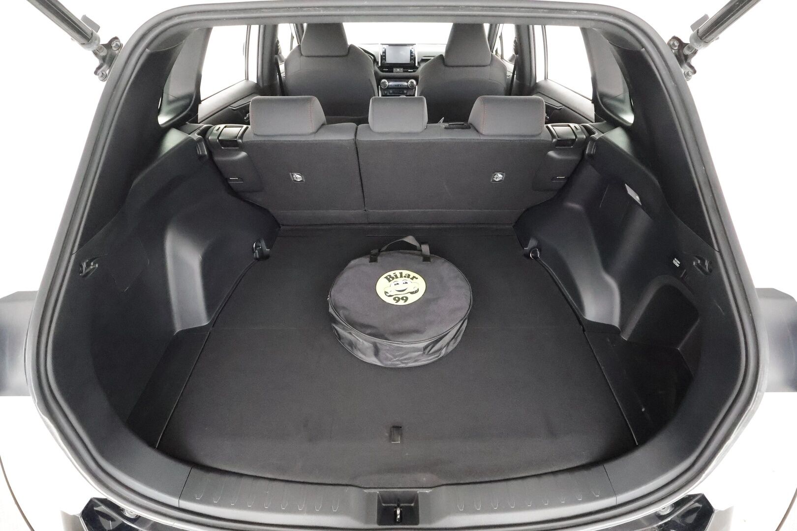 TOYOTA RAV4 PLUG-IN 2021 2.5 Hybrid AWD-i Active * ACC / LED / P.Kamera / Sähköpenkki / Kaistavahti / Keyless * - Kahdet renkaat aluvanteilla - HULLUT AVAJAISHULINAT KORKOTARJOUS 3,29 %