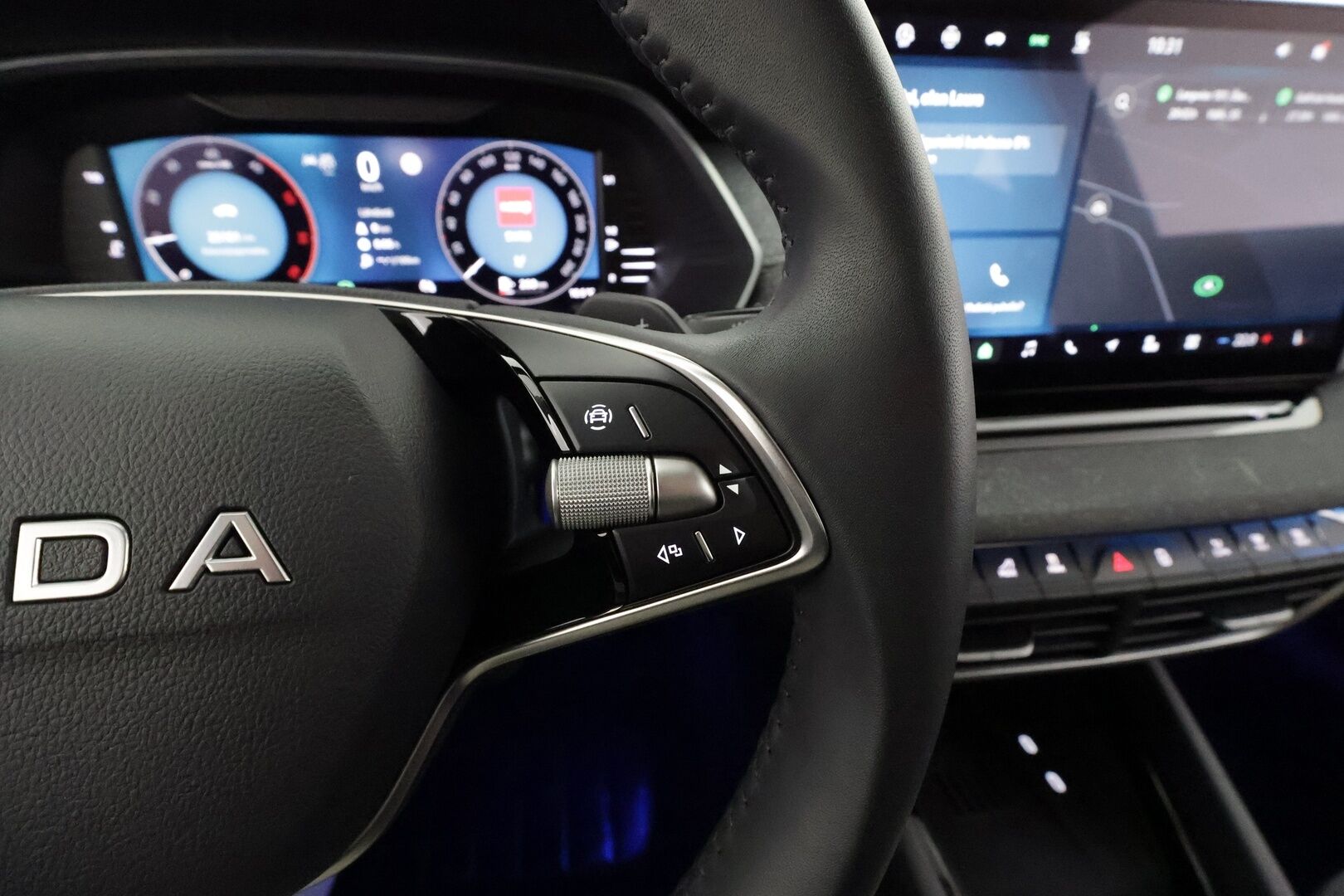 SKODA OCTAVIA 2025 Combi 2.0 TDI 150 Tour DSG - Webasto | Koukku | ACC | Matrix-LED | 360 | Muistipenkit | Navi | Keyless | Merkkihuollettu | ALV | Facelift