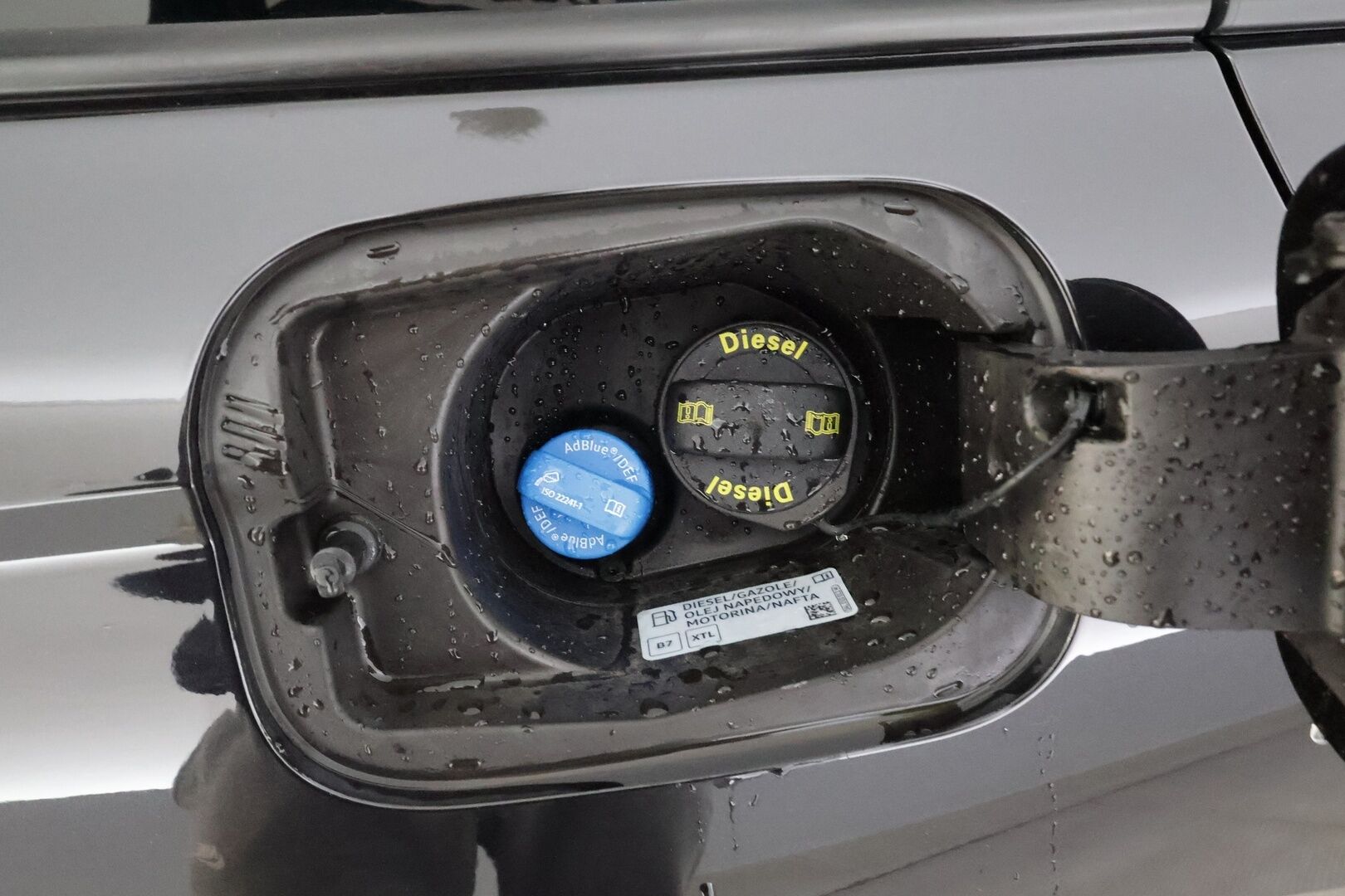 SKODA OCTAVIA 2025 Combi 2.0 TDI 150 Tour DSG * Webasto / Koukku / ACC / Matrix-LED / 360 / Muistipenkit / Navi / Keyless * - Merkkihuollettu