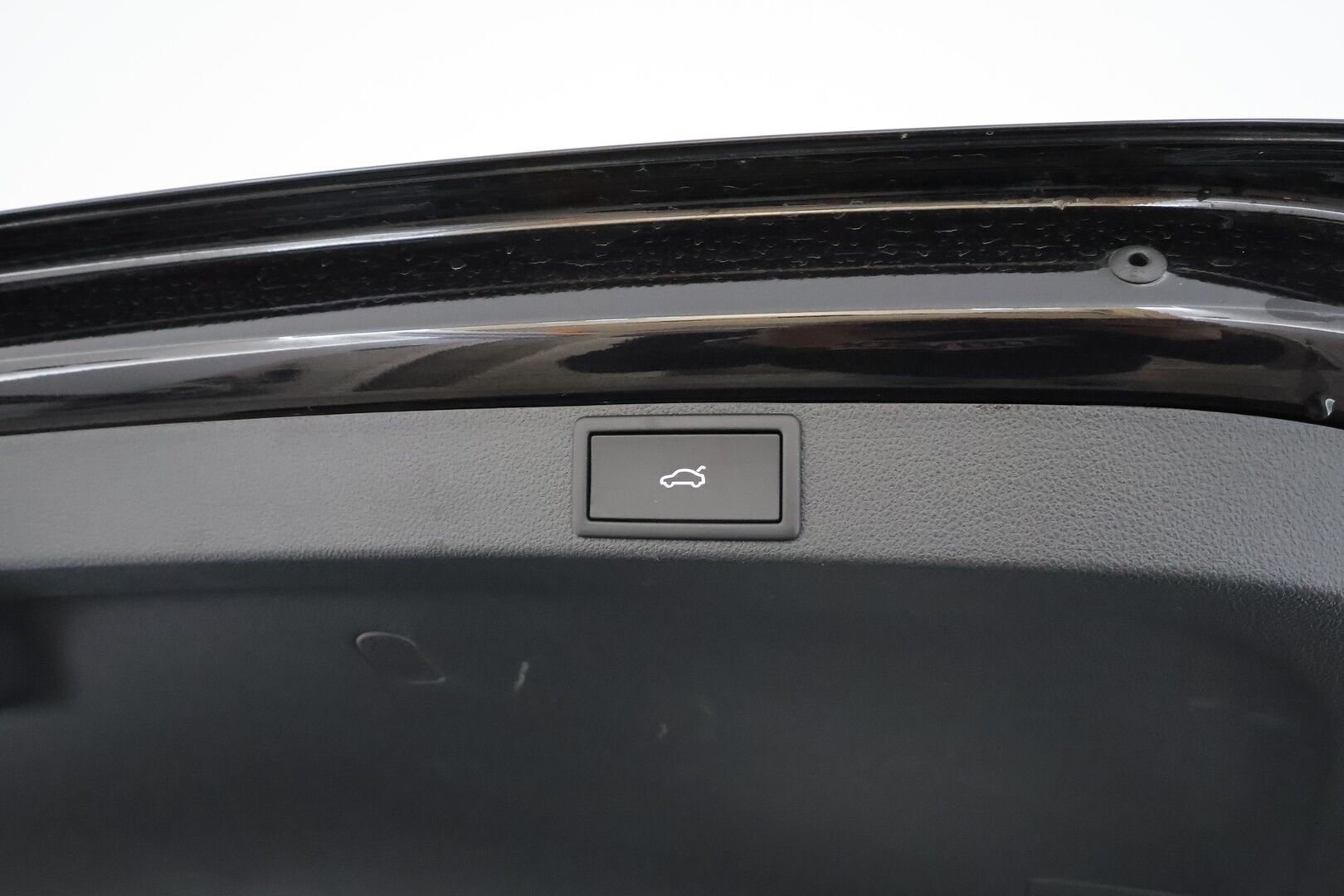 SKODA OCTAVIA 2025 Combi 2.0 TDI 150 Tour DSG * Webasto / Koukku / ACC / Matrix-LED / 360 / Muistipenkit / Navi / Keyless * - Merkkihuollettu