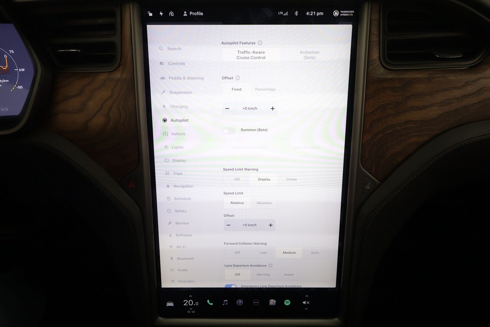 TESLA MODEL S 2020 Long Range AWD * Lasikatto / ACC / LED / P.kamera / Muistipenkki / Premium Audio / Navi / Keyless * - Ilma-alusta / 2x Latauskaapelit - HULLUT AVAJAISHULINAT KORKOTARJOUS 3,29 %
