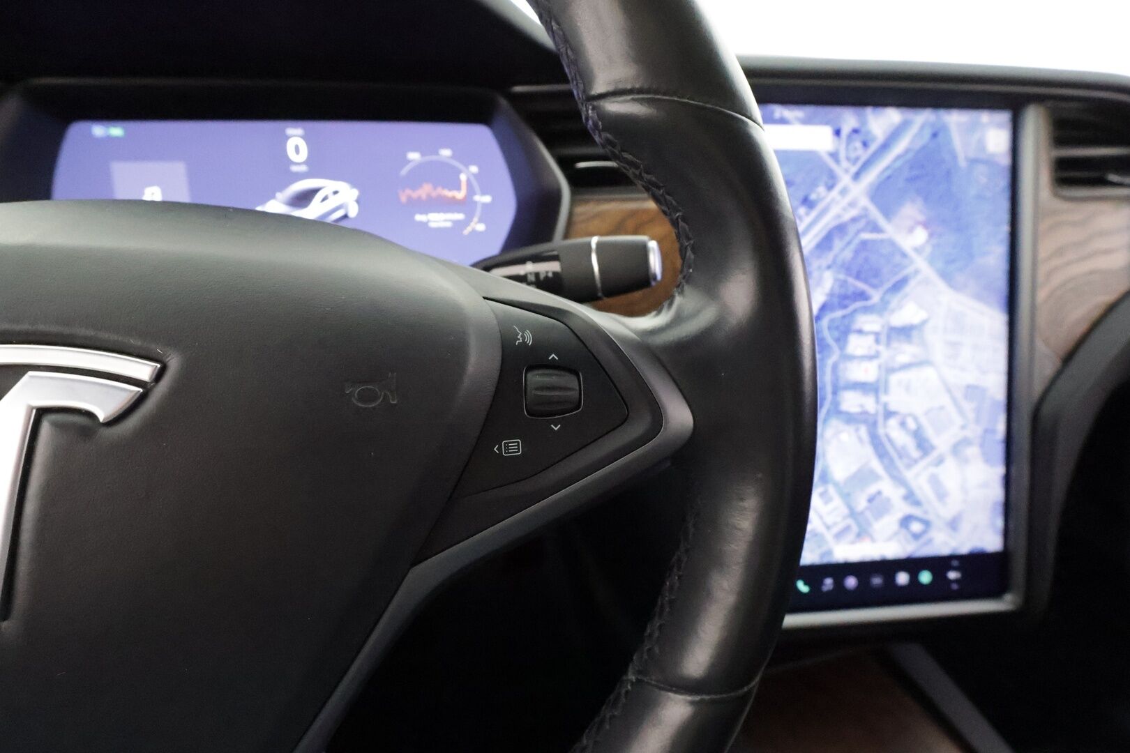 TESLA MODEL S 2020 Long Range AWD * Lasikatto / ACC / LED / P.kamera / Muistipenkki / Premium Audio / Navi / Keyless * - Ilma-alusta / 2x Latauskaapelit - HULLUT AVAJAISHULINAT KORKOTARJOUS 3,29 %