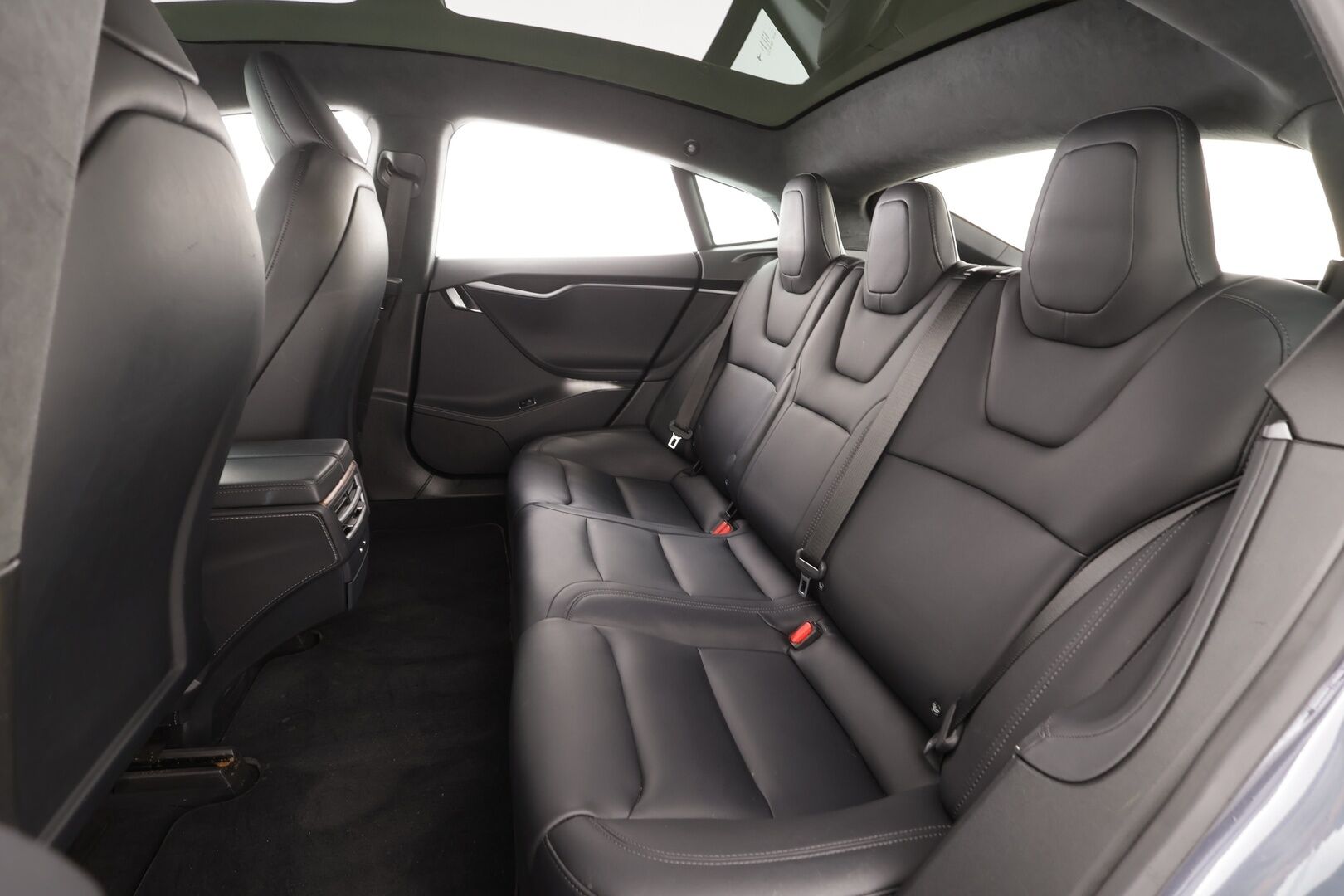 TESLA MODEL S 2020 Long Range AWD * Lasikatto / ACC / LED / P.kamera / Muistipenkki / Premium Audio / Navi / Keyless * - Ilma-alusta / 2x Latauskaapelit - HULLUT AVAJAISHULINAT KORKOTARJOUS 3,29 %