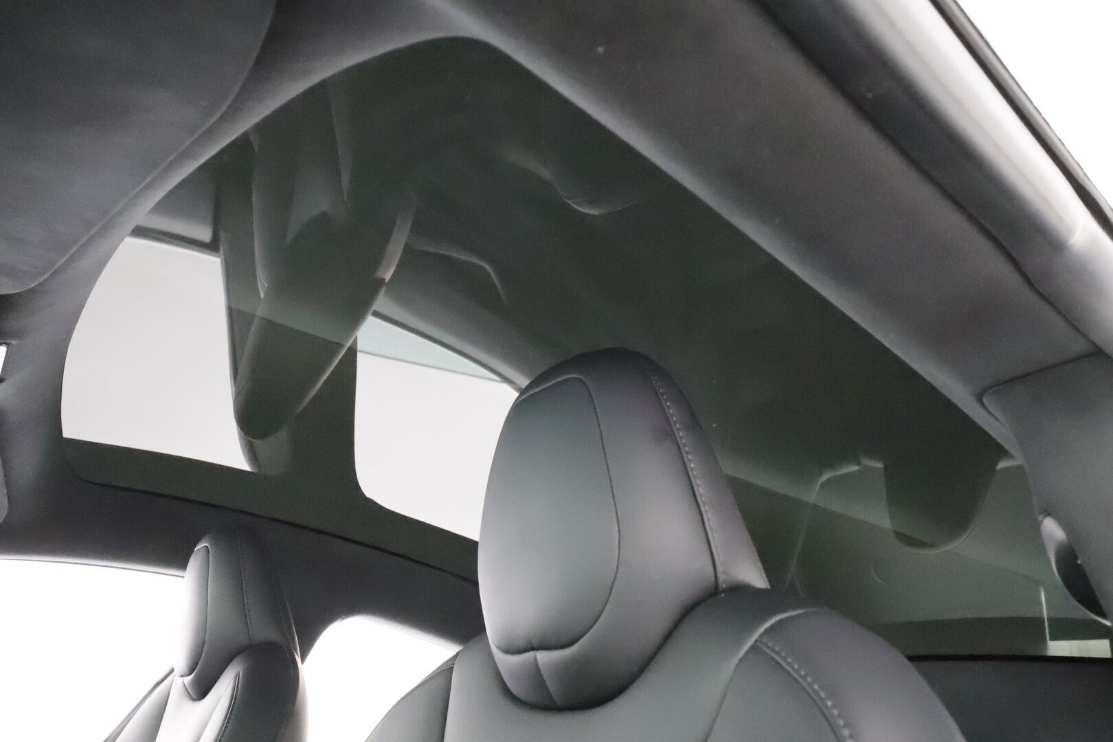 TESLA MODEL S 2020 Long Range AWD * Lasikatto / ACC / LED / P.kamera / Muistipenkki / Premium Audio / Navi / Keyless * - Ilma-alusta / 2x Latauskaapelit - HULLUT AVAJAISHULINAT KORKOTARJOUS 3,29 %