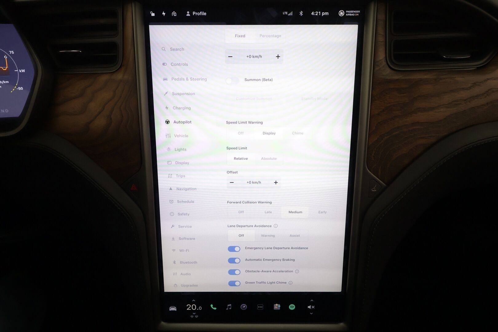 TESLA MODEL S 2020 Long Range AWD * Lasikatto / ACC / LED / P.kamera / Muistipenkki / Premium Audio / Navi / Keyless * - Ilma-alusta / 2x Latauskaapelit - HULLUT AVAJAISHULINAT KORKOTARJOUS 3,29 %