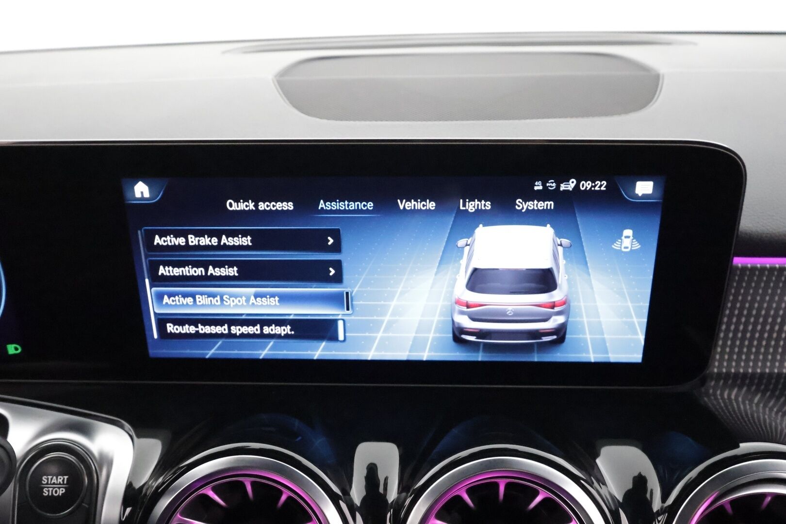 MERCEDES-BENZ EQB 2023 300 4MATIC Business - Widescreen | Distronic | LED | P.kamera | Sportpenkki | Navi | Kaistavahti | Katveavustin