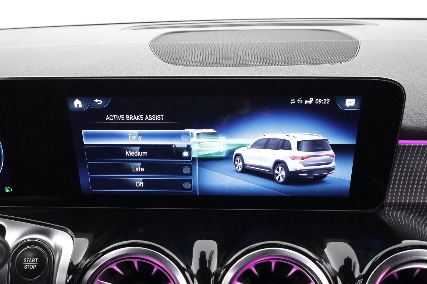 MERCEDES-BENZ EQB 2023 300 4MATIC Business - Widescreen | Distronic | LED | P.kamera | Sportpenkki | Navi | Kaistavahti | Katveavustin