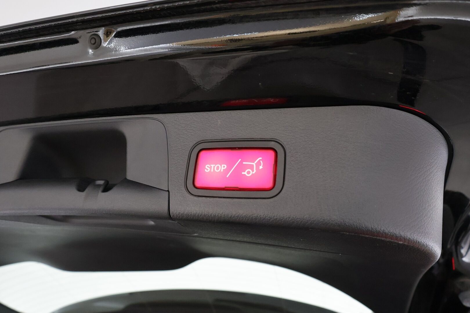 MERCEDES-BENZ EQB 2023 300 4MATIC Business - Widescreen | Distronic | LED | P.kamera | Sportpenkki | Navi | Kaistavahti | Katveavustin