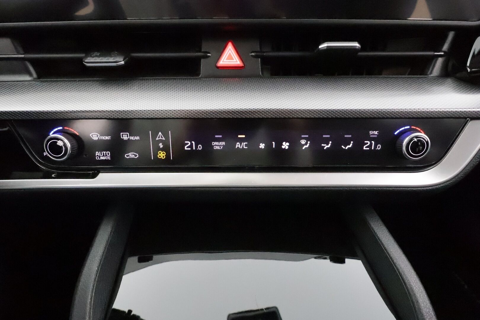 KIA SPORTAGE 2022 1,6 T-GDI AWD Plug-in Hybrid Business Premium AT 265hv * ACC / Lisälämmitin / P.kamera / LED / Sähköpenkit * - Akku kuntotarkastettu SoH 98% / Kahdet Renkaat / Koti & Kauppalaturi