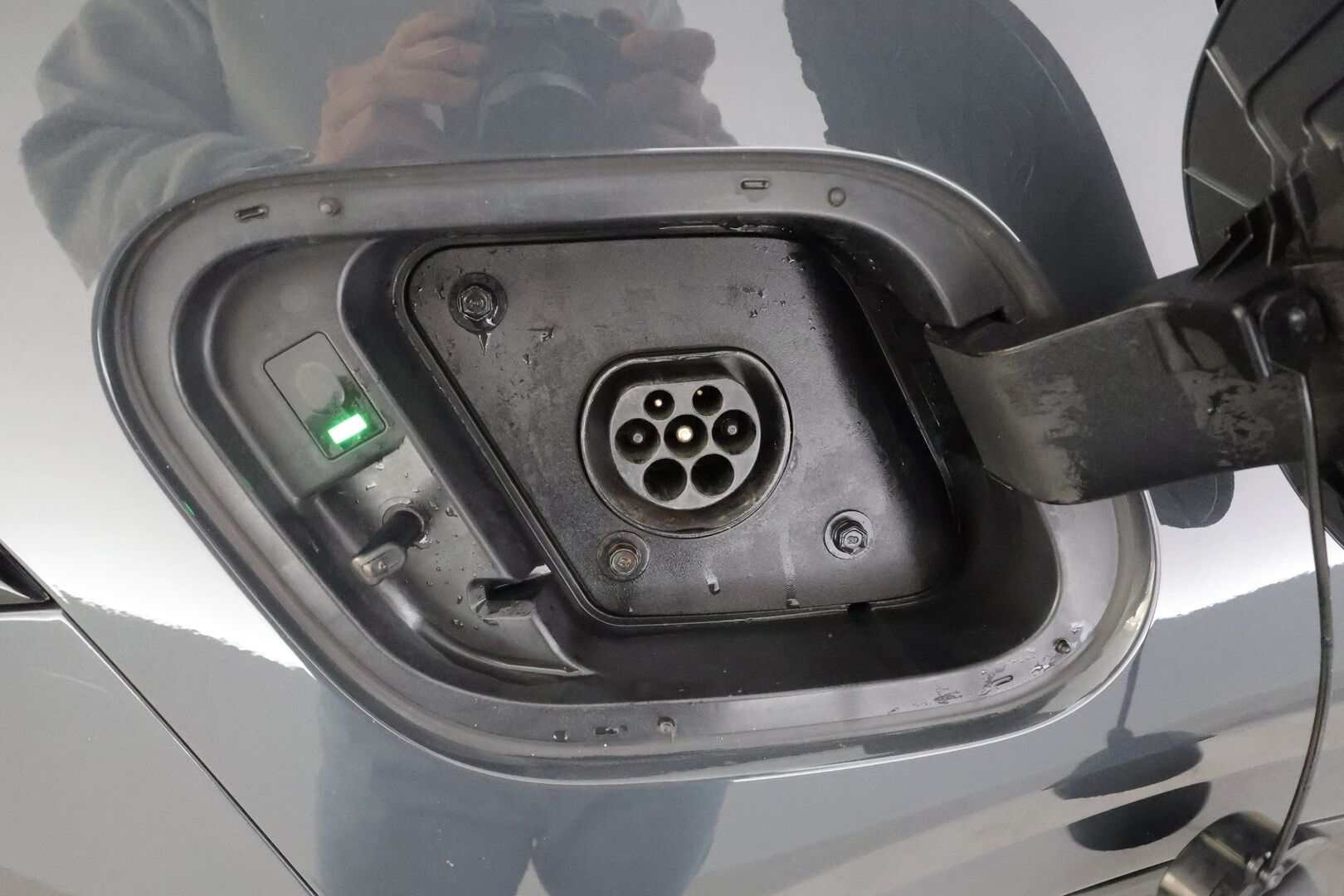 KIA SPORTAGE 2022 1,6 T-GDI AWD Plug-in Hybrid Business Premium AT 265hv * ACC / Lisälämmitin / P.kamera / LED / Sähköpenkit * - Akku kuntotarkastettu SoH 98% / Kahdet Renkaat / Koti & Kauppalaturi
