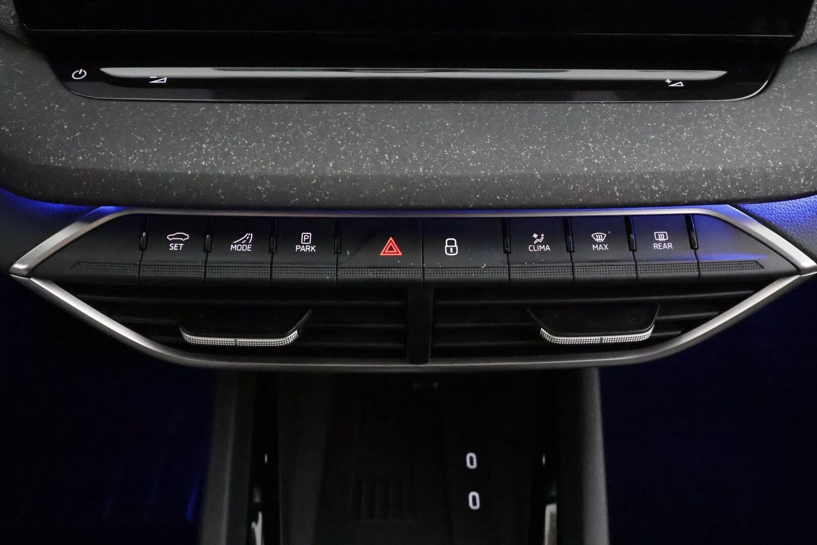 SKODA OCTAVIA 2025 Selection 2.0 TDi 110kW DSG * ACC / Koukku / Webasto / Matrix-LED / 360-kamera / Muistipenkit / Keyless*