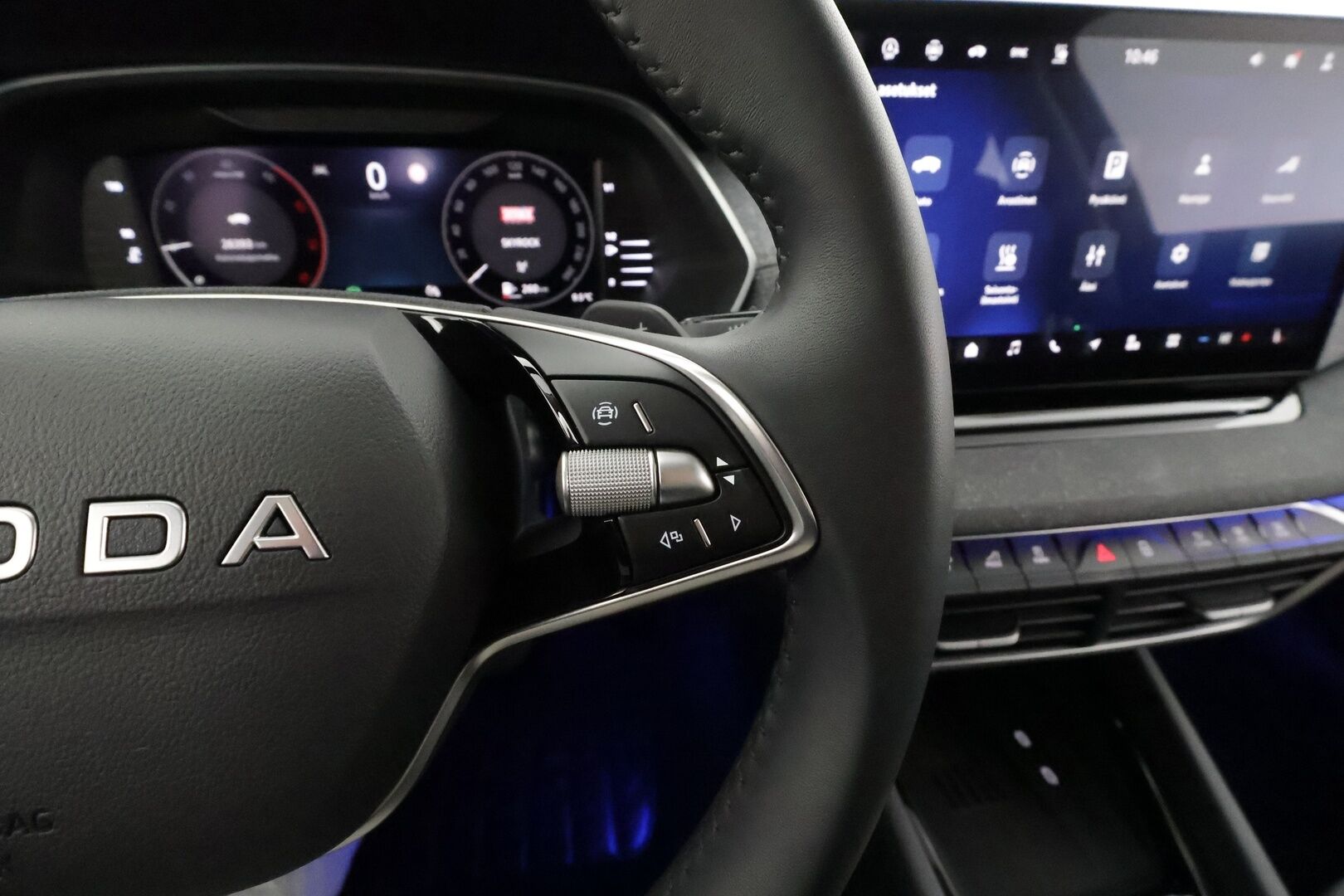 SKODA OCTAVIA 2025 Selection 2.0 TDi 110kW DSG * ACC / Koukku / Webasto / Matrix-LED / 360-kamera / Muistipenkit / Keyless*