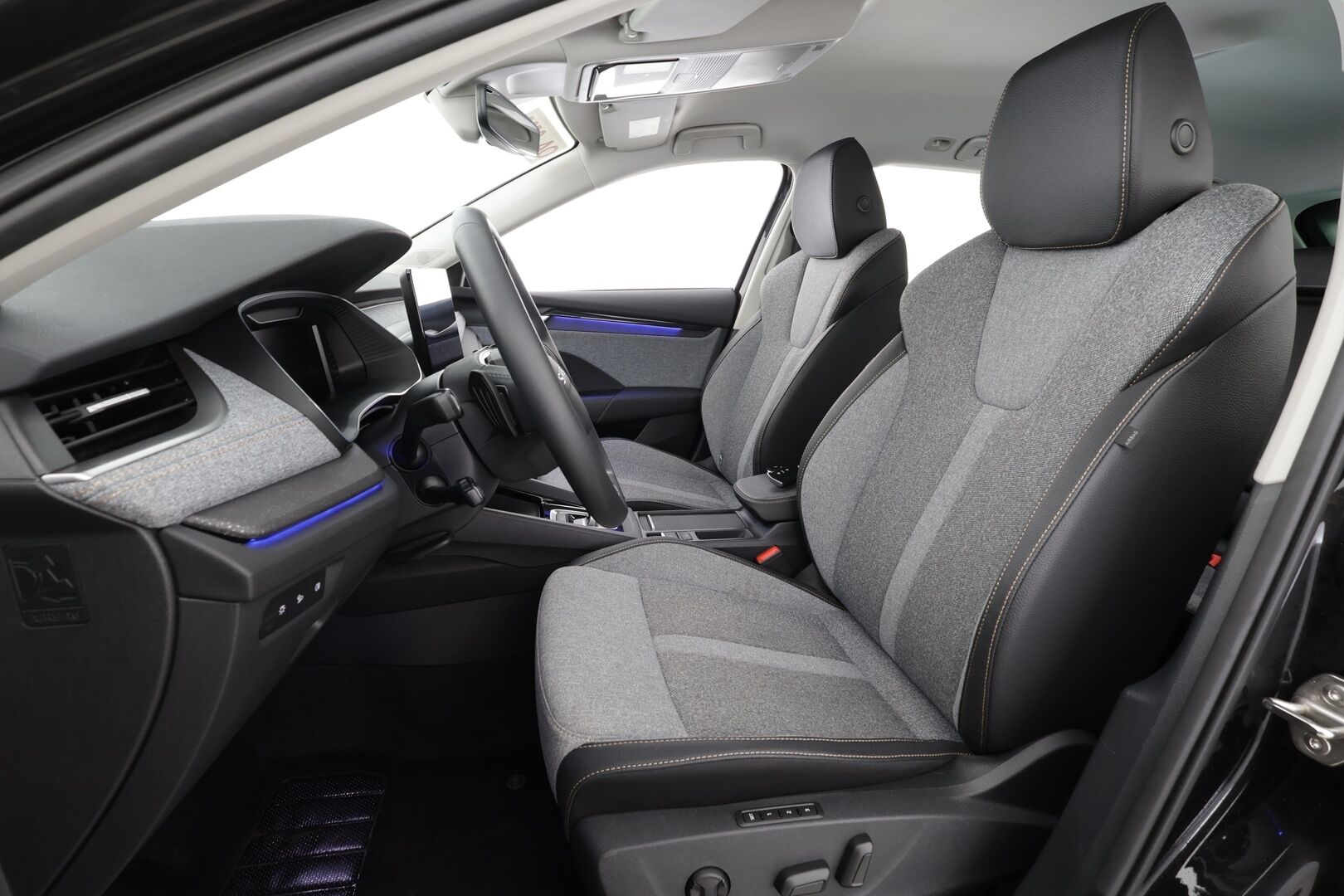 SKODA OCTAVIA 2025 Selection 2.0 TDi 110kW DSG * ACC / Koukku / Webasto / Matrix-LED / 360-kamera / Muistipenkit / Keyless*