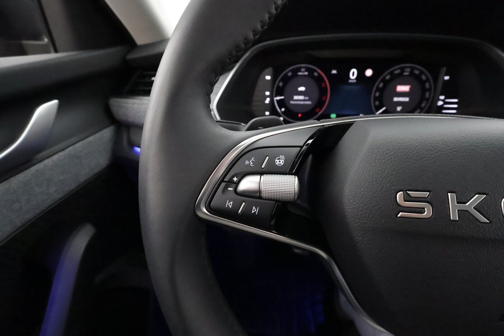 SKODA OCTAVIA 2025 Selection 2.0 TDi 110kW DSG * ACC / Koukku / Webasto / Matrix-LED / 360-kamera / Muistipenkit / Keyless*