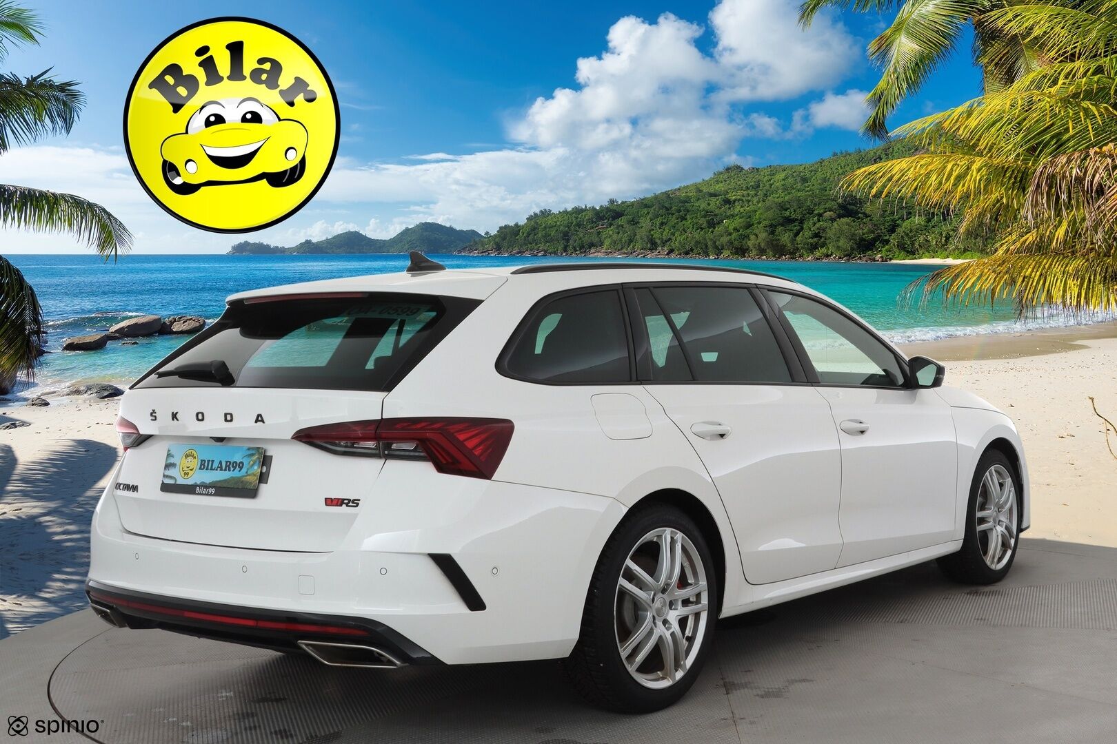 SKODA OCTAVIA 2022 RS Combi 2,0 TSI DSG * ACC / HUD / Webasto / Koukku / Matrix LED / Muistipenkit hieronnalla / P.kamera / Keyless * - Kahdet renkaat aluvanteilla