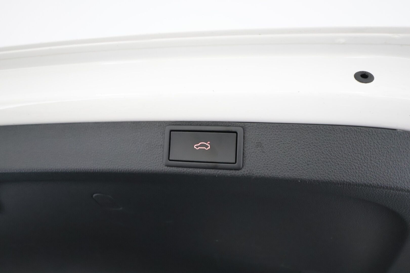SKODA OCTAVIA 2022 RS Combi 2,0 TSI DSG * ACC / HUD / Webasto / Koukku / Matrix LED / Muistipenkit hieronnalla / P.kamera / Keyless * - Kahdet renkaat aluvanteilla