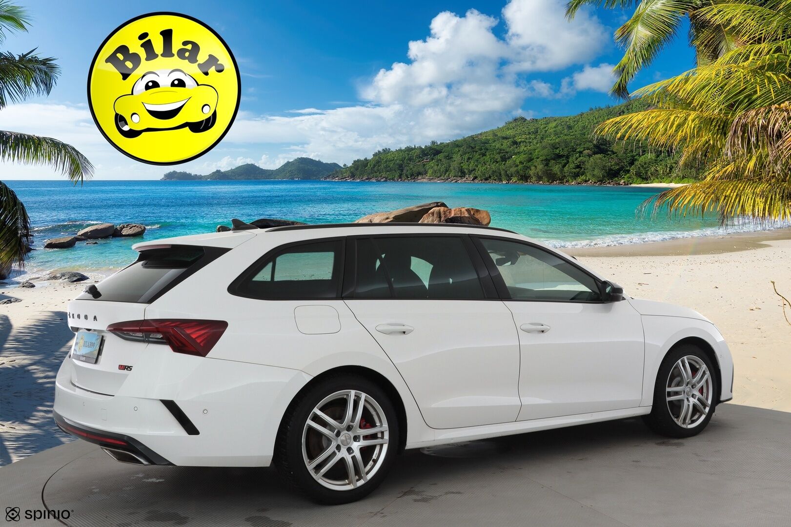 SKODA OCTAVIA 2022 RS Combi 2,0 TSI DSG * ACC / HUD / Webasto / Koukku / Matrix LED / Muistipenkit hieronnalla / P.kamera / Keyless * - Kahdet renkaat aluvanteilla