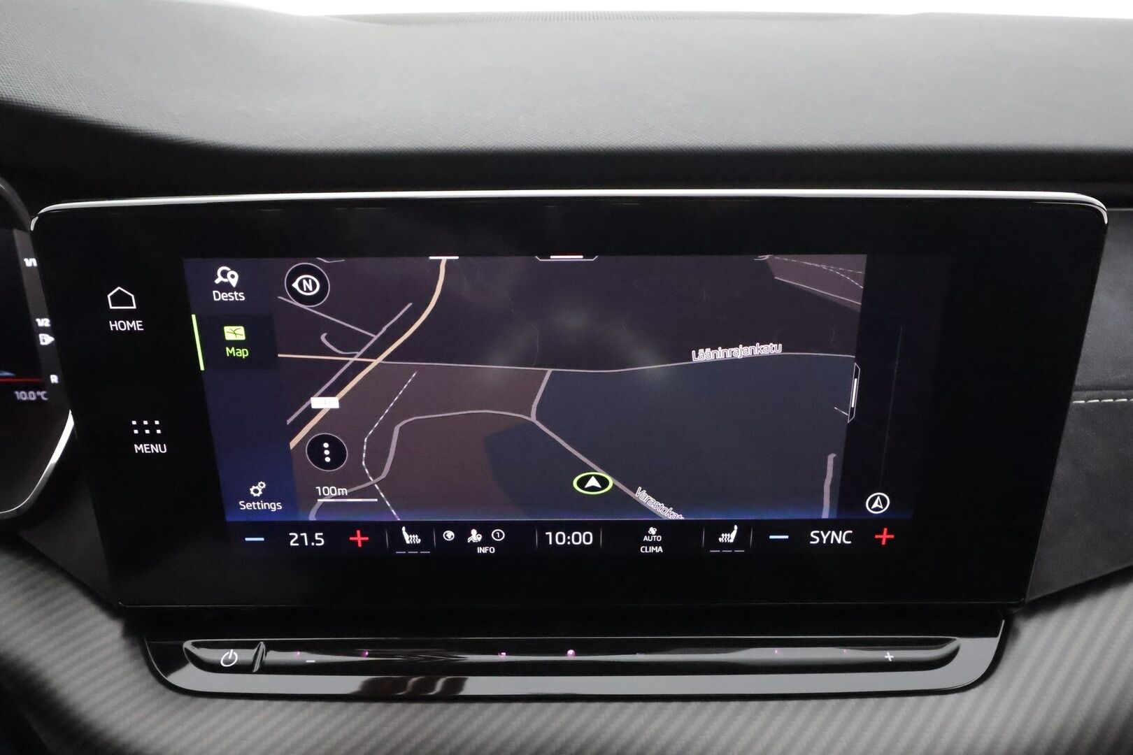 SKODA OCTAVIA 2022 RS Combi 2,0 TSI DSG * ACC / HUD / Webasto / Koukku / Matrix LED / Muistipenkit hieronnalla / P.kamera / Keyless * - Kahdet renkaat aluvanteilla