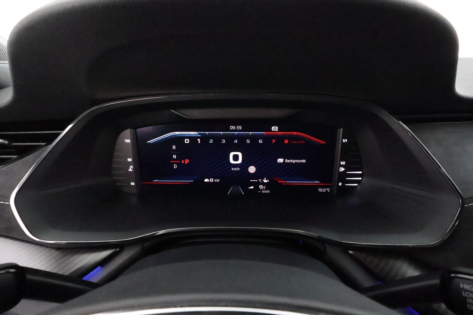 SKODA OCTAVIA 2022 RS Combi 2,0 TSI DSG * ACC / HUD / Webasto / Koukku / Matrix LED / Muistipenkit hieronnalla / P.kamera / Keyless * - Kahdet renkaat aluvanteilla