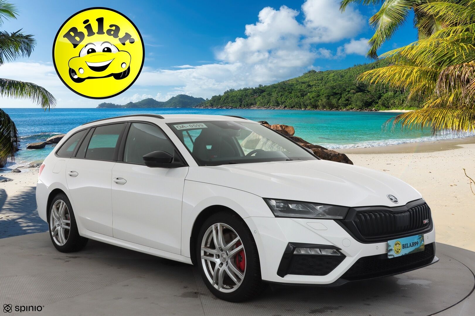 SKODA OCTAVIA 2022 RS Combi 2,0 TSI DSG * ACC / HUD / Webasto / Koukku / Matrix LED / Muistipenkit hieronnalla / P.kamera / Keyless * - Kahdet renkaat aluvanteilla
