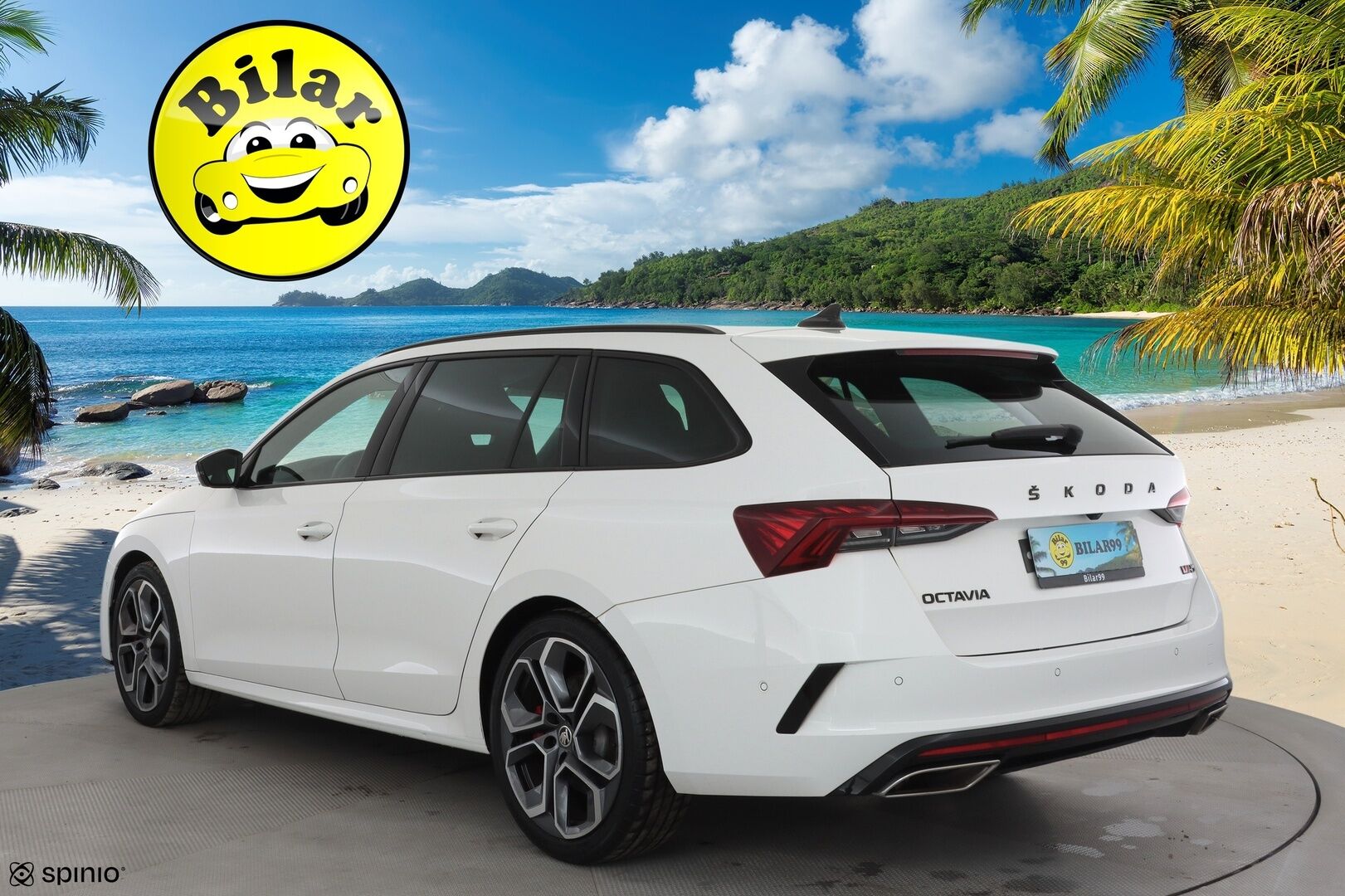 SKODA OCTAVIA 2022 RS Combi 2,0 TSI DSG * ACC / HUD / Webasto / Koukku / Matrix LED / Muistipenkit hieronnalla / P.kamera / Keyless * - Kahdet renkaat aluvanteilla