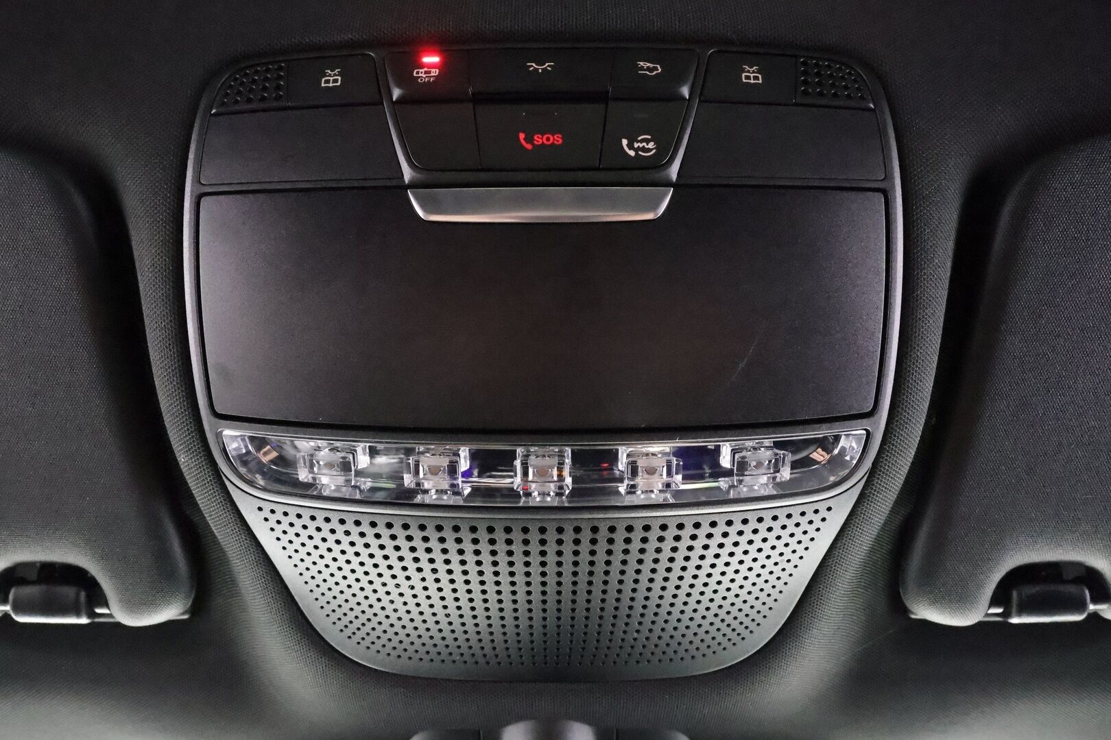 MERCEDES-BENZ EQC 2022 400 4Matic * Distronic+ / Koukku / Multibeam / Midline / Sporttipenkit / Akustiset lasit / Keyless / Navi * - Akku kuntotarkastettu SoH 96,2% / Kahdet renkaat aluvanteilla / Merkkihuollettu