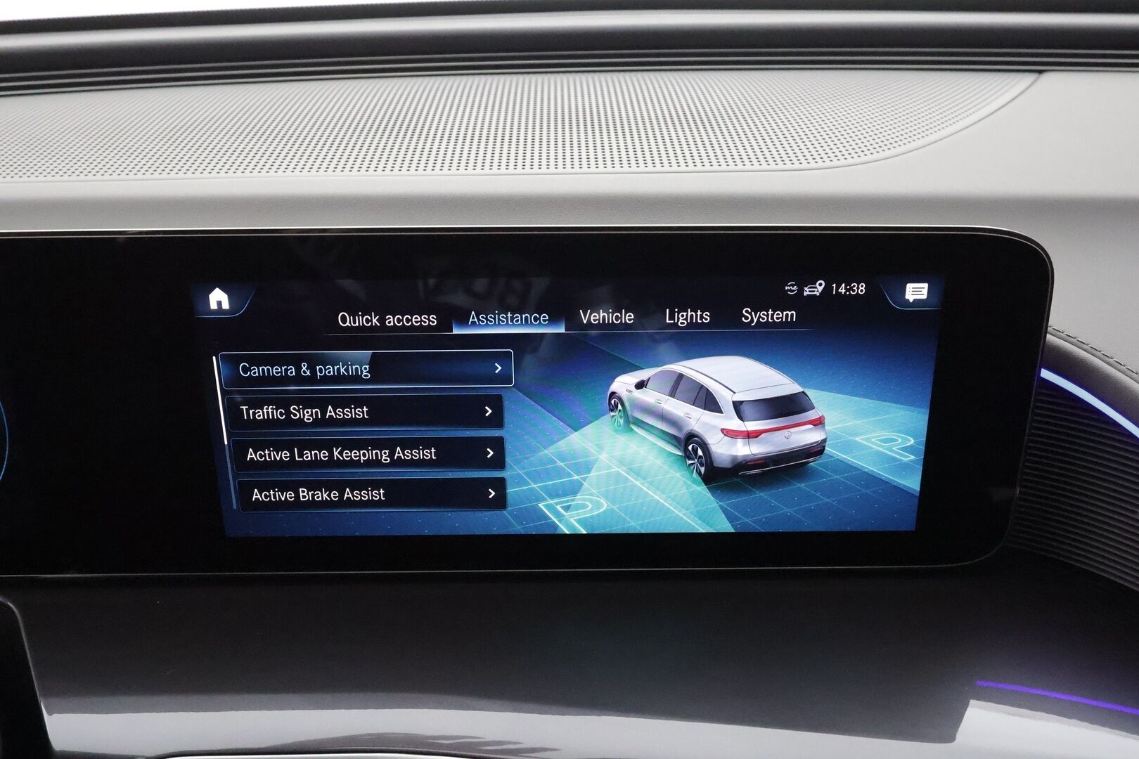 MERCEDES-BENZ EQC 2022 400 4Matic * Distronic+ / Koukku / Multibeam / Midline / Sporttipenkit / Akustiset lasit / Keyless / Navi * - Akku kuntotarkastettu SoH 96,2% / Kahdet renkaat aluvanteilla / Merkkihuollettu