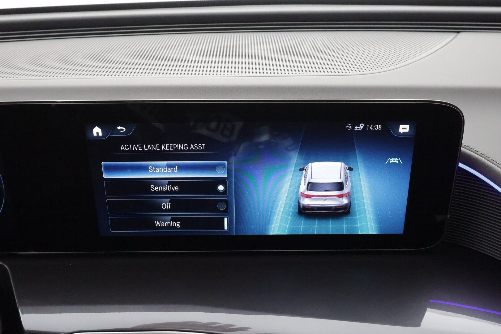 MERCEDES-BENZ EQC 2022 400 4Matic * Distronic+ / Koukku / Multibeam / Midline / Sporttipenkit / Akustiset lasit / Keyless / Navi * - Akku kuntotarkastettu SoH 96,2% / Kahdet renkaat aluvanteilla / Merkkihuollettu