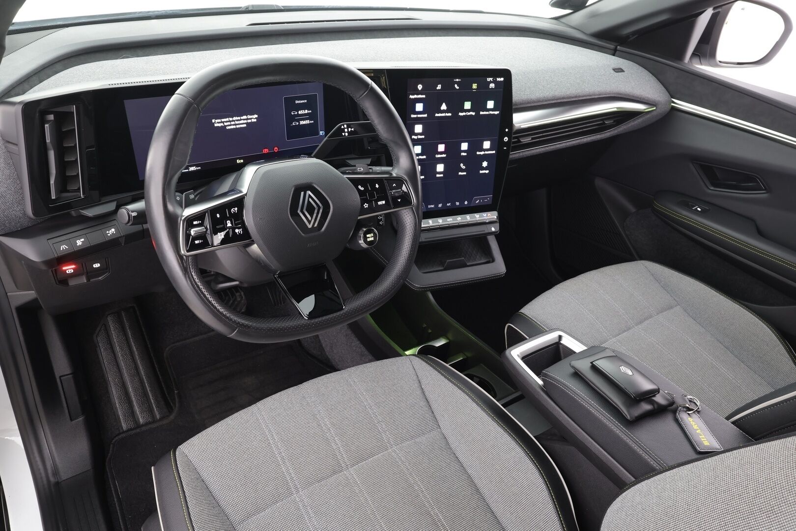 RENAULT MEGANE 2022 Techno 160kW * ACC / ILP / 360° / Puolinahat / Navi / LED / Keyless * - Kahdet renkaat aluvanteilla / Merkkihuollettu - HULLUT AVAJAISHULINAT KORKOTARJOUS 3,29 %