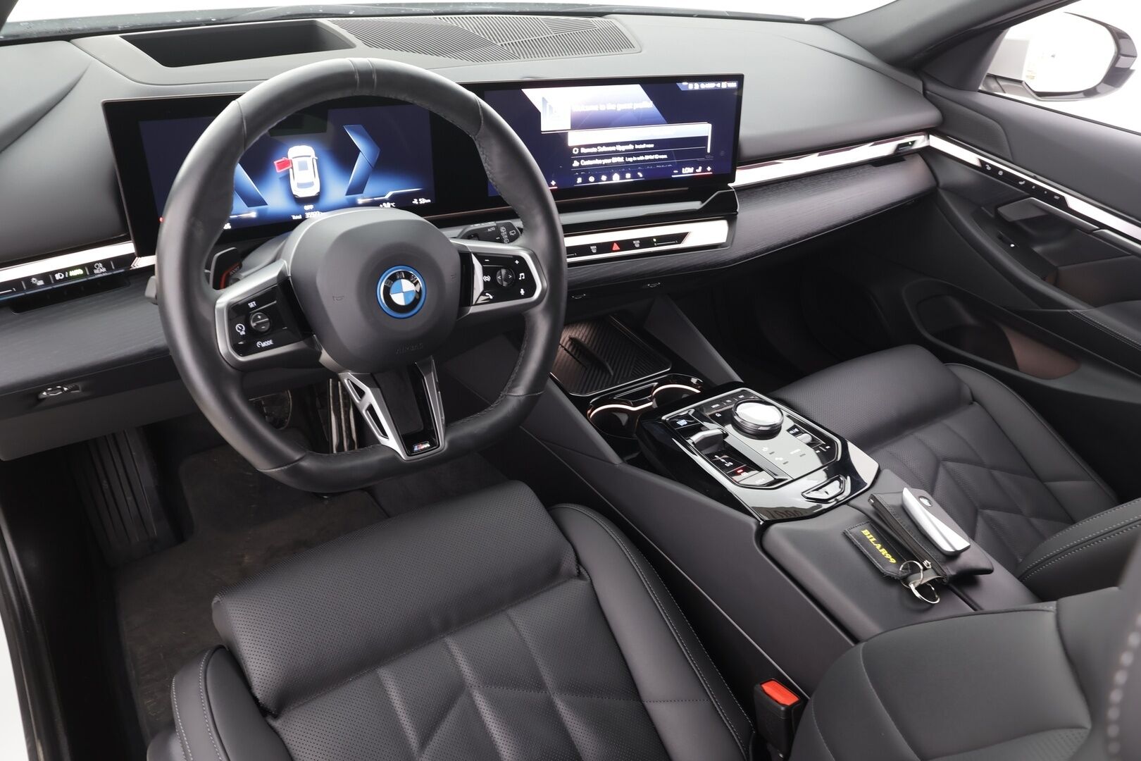 BMW I5 2024 G61 Touring eDrive40 M Sport - | ACC | HUD | Muistipenkit | Adapt.LED  360° | Comfort Access | Navi | Ratinlämmitin |