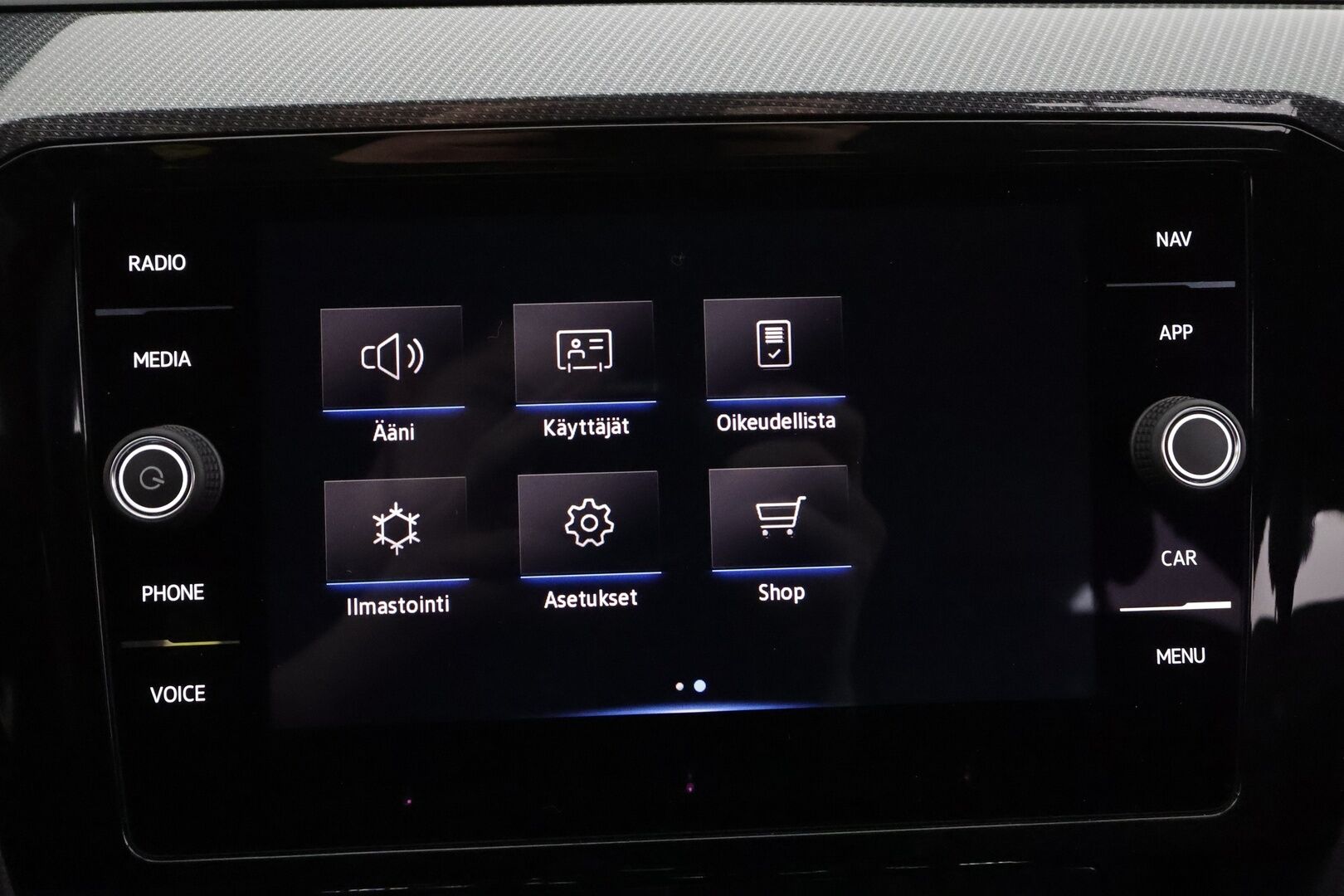 VOLKSWAGEN PASSAT 2023 Variant 2.0 TDI R-Line DSG * ACC / Webasto / Koukku / IQ-Light / Hierova ergocomfort istuin / P.kamera * - Merkkihuollettu / Kahdet Renkaat - HULLUT AVAJAISHULINAT KORKOTARJOUS 3,29 %