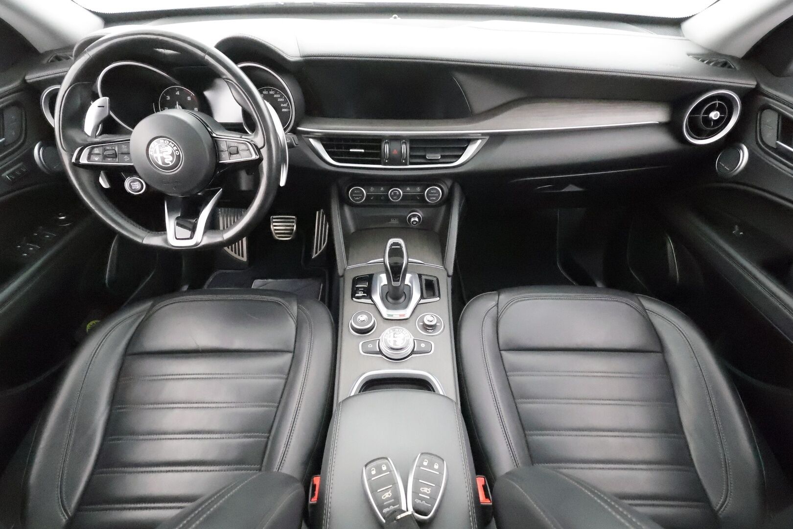 ALFA ROMEO STELVIO 2021 2,2 Diesel 190hp AT8 AWD Ti -  H&K | Panorama | ACC | P.Kamera | Xenon | Muistipenkki | Navi | Kaistavahti | Keyless | Merkkihuollot