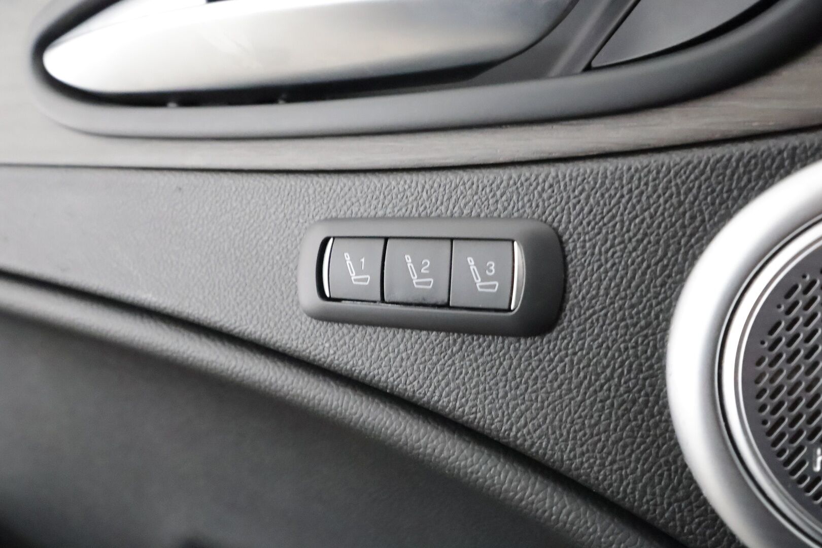 ALFA ROMEO STELVIO 2021 2,2 Diesel 190hp AT8 AWD Ti -  H&K | Panorama | ACC | P.Kamera | Xenon | Muistipenkki | Navi | Kaistavahti | Keyless | Merkkihuollot