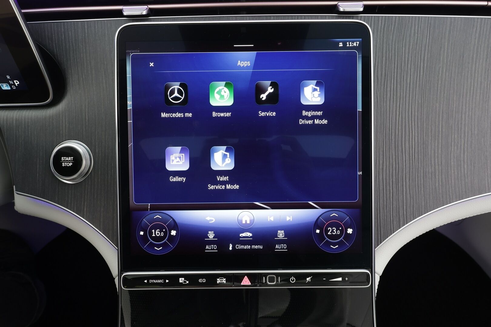 MERCEDES-BENZ EQE 2023 350 AMG-styling * Distronic+ / HUD / Burmester / Panorama / Digital Light / 360° / Muistipenkit / Akuston esilämmitys / Airmatic DC * - Kahdet renkaat aluvanteilla / Merkkihuollettu / Supervarusteet - HULLUT AVAJAISHULINAT KORKOTARJOUS 3,29 %