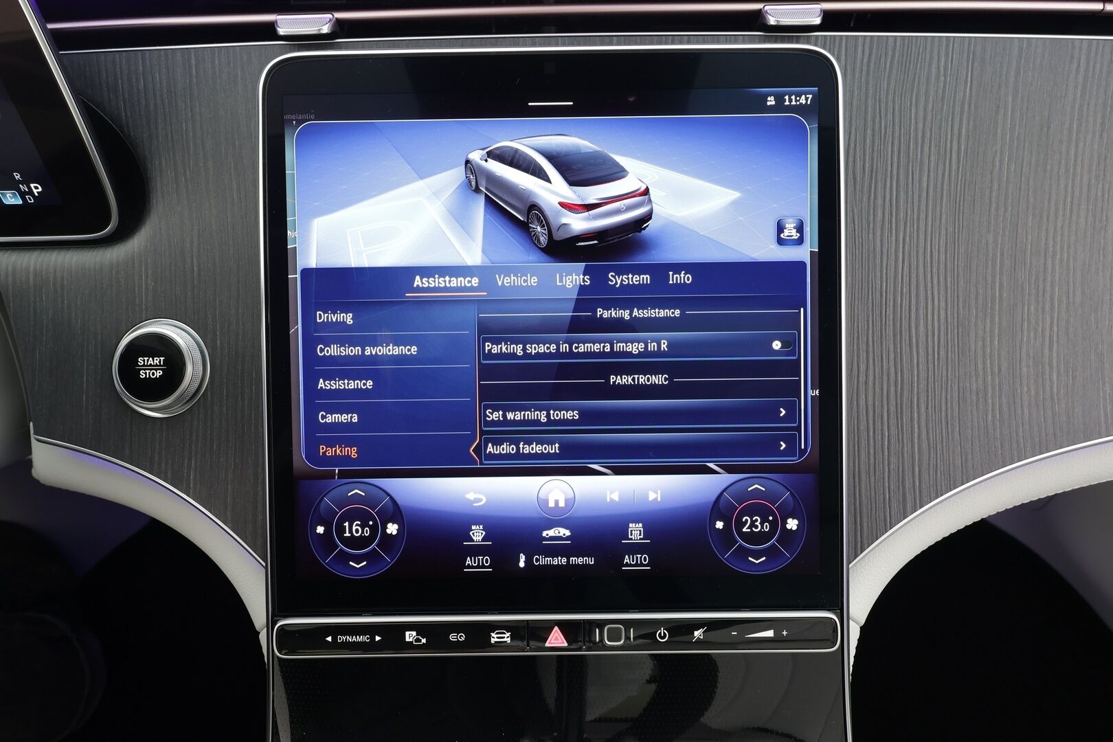 MERCEDES-BENZ EQE 2023 350 AMG-styling * Distronic+ / HUD / Burmester / Panorama / Digital Light / 360° / Muistipenkit / Akuston esilämmitys / Airmatic DC * - Kahdet renkaat aluvanteilla / Merkkihuollettu / Supervarusteet - HULLUT AVAJAISHULINAT KORKOTARJOUS 3,29 %