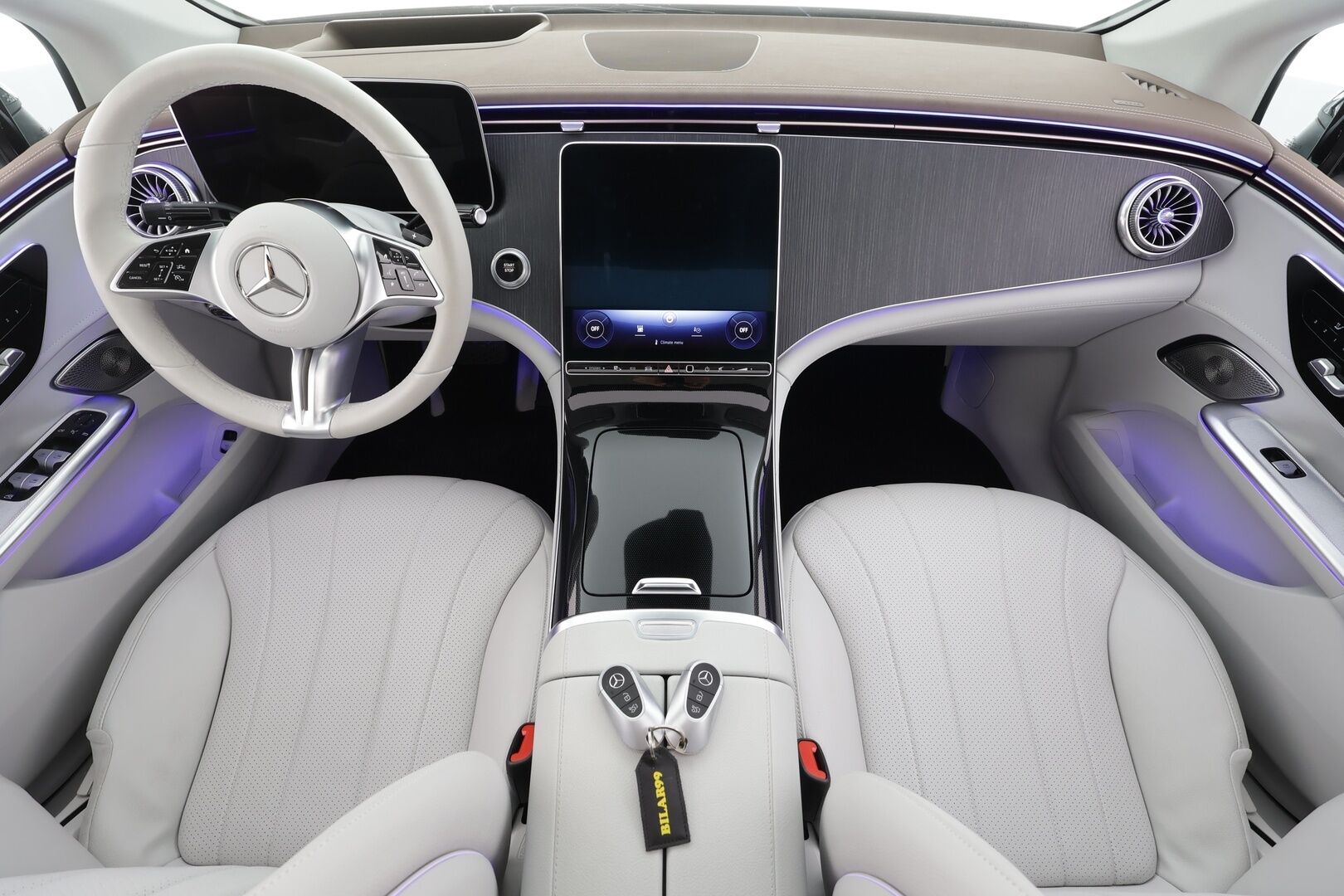 MERCEDES-BENZ EQE 2023 350 AMG-styling * Distronic+ / HUD / Burmester / Panorama / Digital Light / 360° / Muistipenkit / Akuston esilämmitys / Airmatic DC * - Kahdet renkaat aluvanteilla / Merkkihuollettu / Supervarusteet - HULLUT AVAJAISHULINAT KORKOTARJOUS 3,29 %