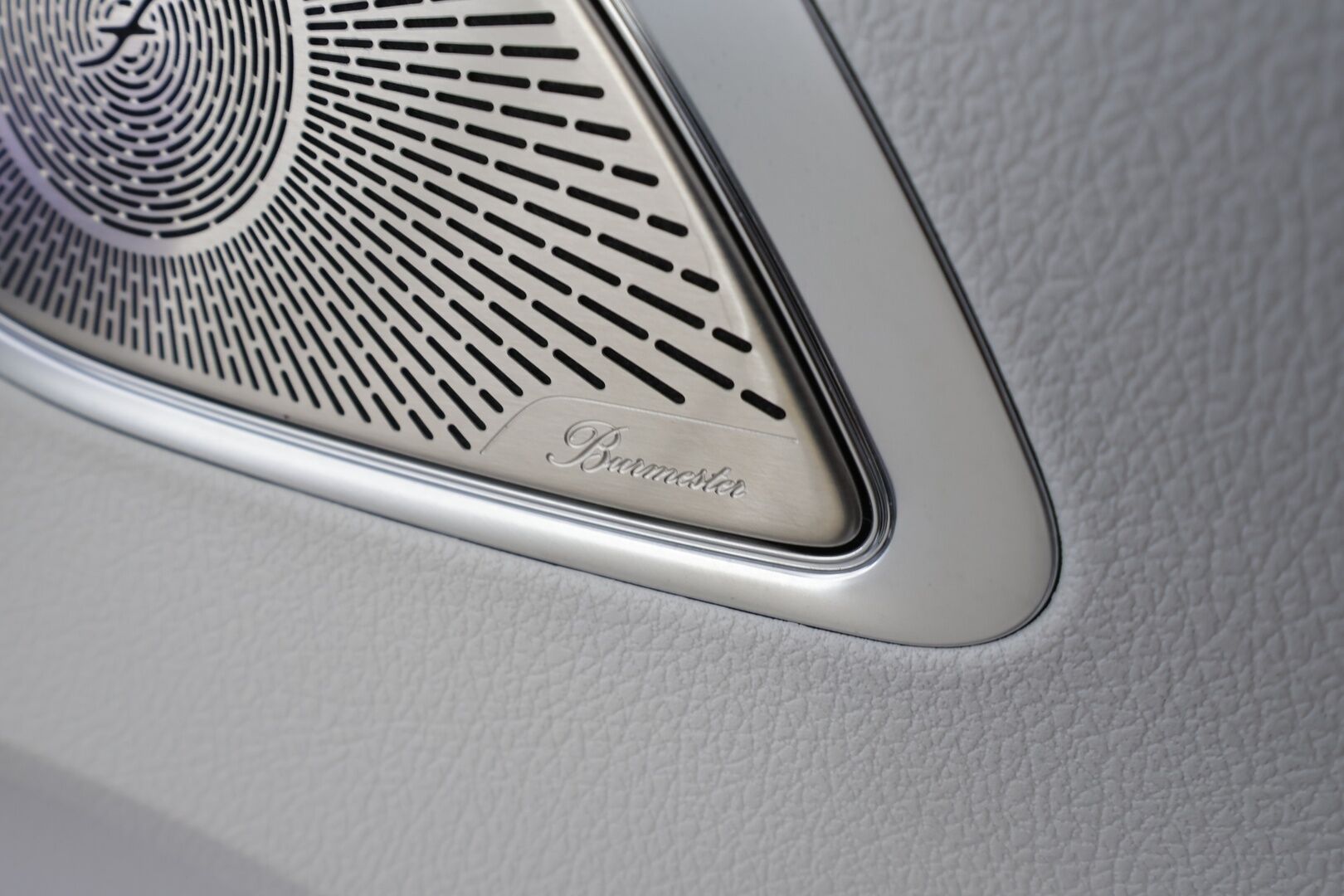 MERCEDES-BENZ EQE 2023 350 AMG-styling * Distronic+ / HUD / Burmester / Panorama / Digital Light / 360° / Muistipenkit / Akuston esilämmitys / Airmatic DC * - Kahdet renkaat aluvanteilla / Merkkihuollettu / Supervarusteet - HULLUT AVAJAISHULINAT KORKOTARJOUS 3,29 %