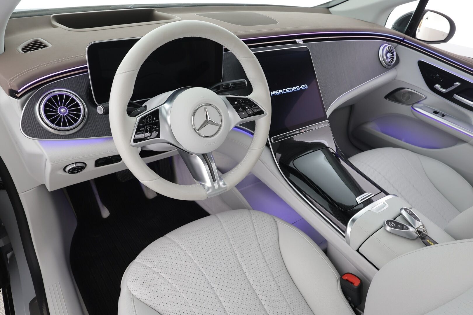 MERCEDES-BENZ EQE 2023 350 AMG-styling * Distronic+ / HUD / Burmester / Panorama / Digital Light / 360° / Muistipenkit / Akuston esilämmitys / Airmatic DC * - Kahdet renkaat aluvanteilla / Merkkihuollettu / Supervarusteet - HULLUT AVAJAISHULINAT KORKOTARJOUS 3,29 %