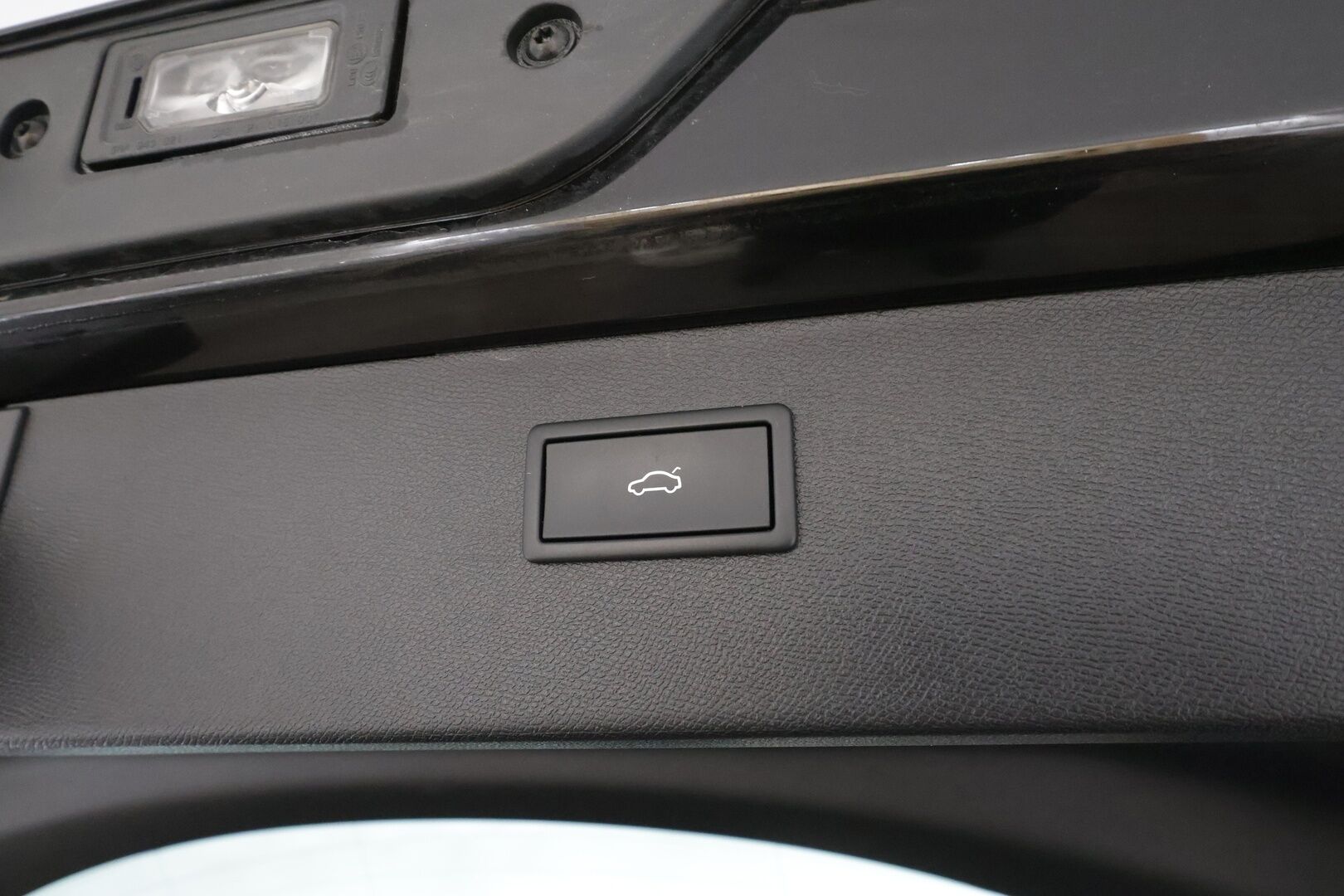 CUPRA FORMENTOR 2025 1.5 eTSI 110 kW MHEV DSG - | ACC | LED | P.kamera | Keyless | Apple&Android |