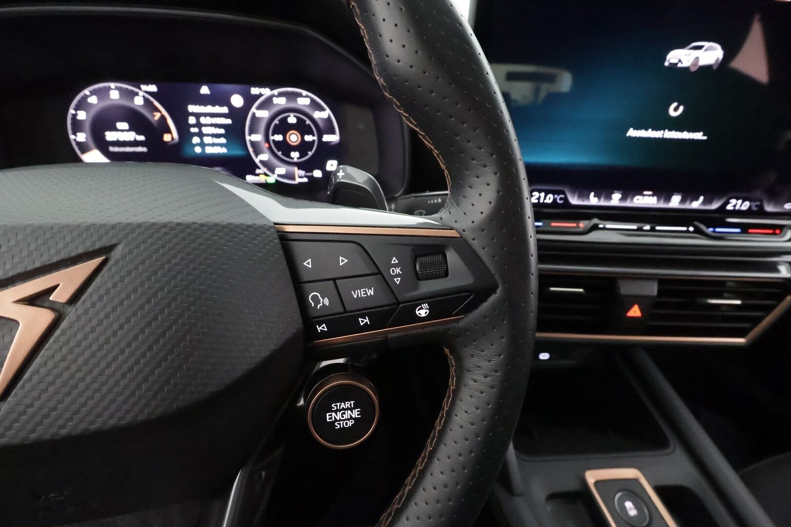 CUPRA FORMENTOR 2025 1.5 eTSI 110 kW MHEV DSG * ACC / LED / P.kamera / Keyless / Apple&Android ** - Kahdet Renkaat / Merkkihuollettu - HULLUT AVAJAISHULINAT KORKOTARJOUS 3,29 %