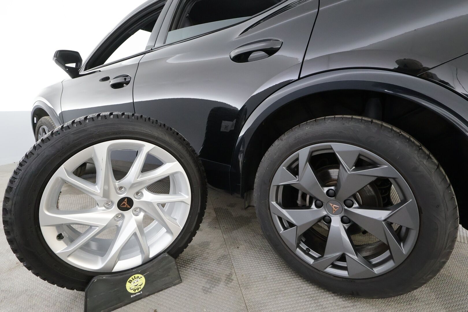 CUPRA FORMENTOR 2025 1.5 eTSI 110 kW MHEV DSG * ACC / LED / P.kamera / Keyless / Apple&Android ** - Kahdet Renkaat / Merkkihuollettu - HULLUT AVAJAISHULINAT KORKOTARJOUS 3,29 %